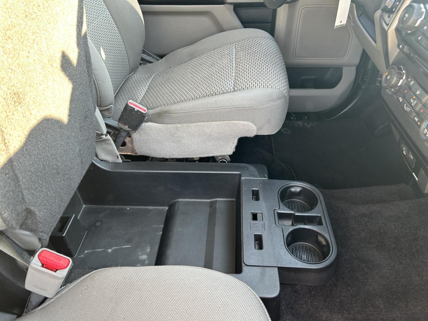 2015 MAROON /Gray Ford F-150 XLT SuperCrew 6.5-ft. Bed 4WD (1FTEW1EP7FK) with an 2.7L V6 DOHC 24V engine, 6-Speed Automatic transmission, located at 506 S. Kingshighway, Cape Girardeau, MO, 63703, (573) 235-5000, 37.294991, -89.553635 - 2015 Ford F-150 XLT 199xxx miles 4x4 2.7L V6 Automatic Backup Camera Heated Front Seats Power Driver Seat Bluetooth Cruise Power Windows/Locks/Mirrors We have financing available and we accept trades! Fill out a credit application on our website or come by today! If you have any question - Photo#18