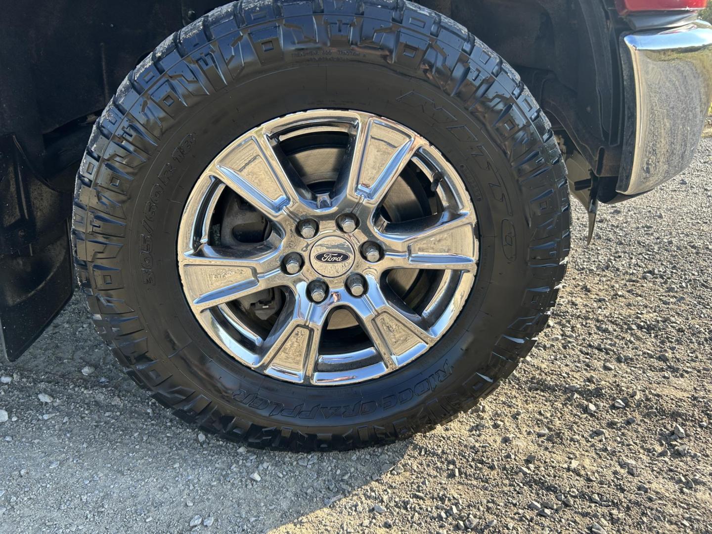 2015 MAROON /Gray Ford F-150 XLT SuperCrew 6.5-ft. Bed 4WD (1FTEW1EP7FK) with an 2.7L V6 DOHC 24V engine, 6-Speed Automatic transmission, located at 506 S. Kingshighway, Cape Girardeau, MO, 63703, (573) 235-5000, 37.294991, -89.553635 - 2015 Ford F-150 XLT 199xxx miles 4x4 2.7L V6 Automatic Backup Camera Heated Front Seats Power Driver Seat Bluetooth Cruise Power Windows/Locks/Mirrors We have financing available and we accept trades! Fill out a credit application on our website or come by today! If you have any question - Photo#44