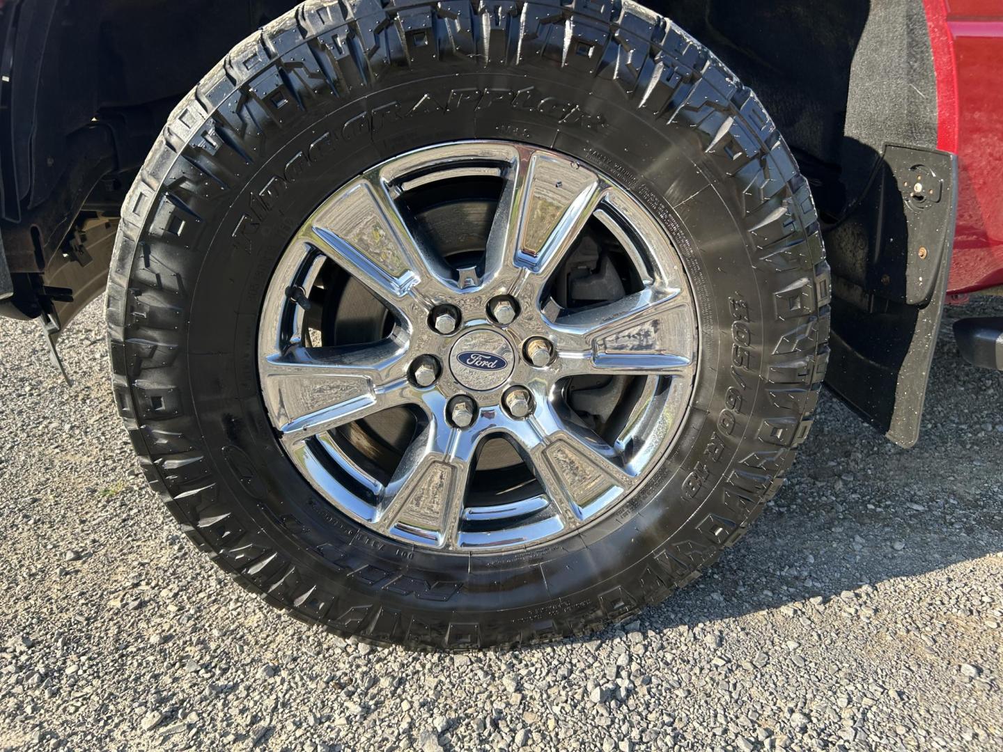 2015 MAROON /Gray Ford F-150 XLT SuperCrew 6.5-ft. Bed 4WD (1FTEW1EP7FK) with an 2.7L V6 DOHC 24V engine, 6-Speed Automatic transmission, located at 506 S. Kingshighway, Cape Girardeau, MO, 63703, (573) 235-5000, 37.294991, -89.553635 - 2015 Ford F-150 XLT 199xxx miles 4x4 2.7L V6 Automatic Backup Camera Heated Front Seats Power Driver Seat Bluetooth Cruise Power Windows/Locks/Mirrors We have financing available and we accept trades! Fill out a credit application on our website or come by today! If you have any question - Photo#42