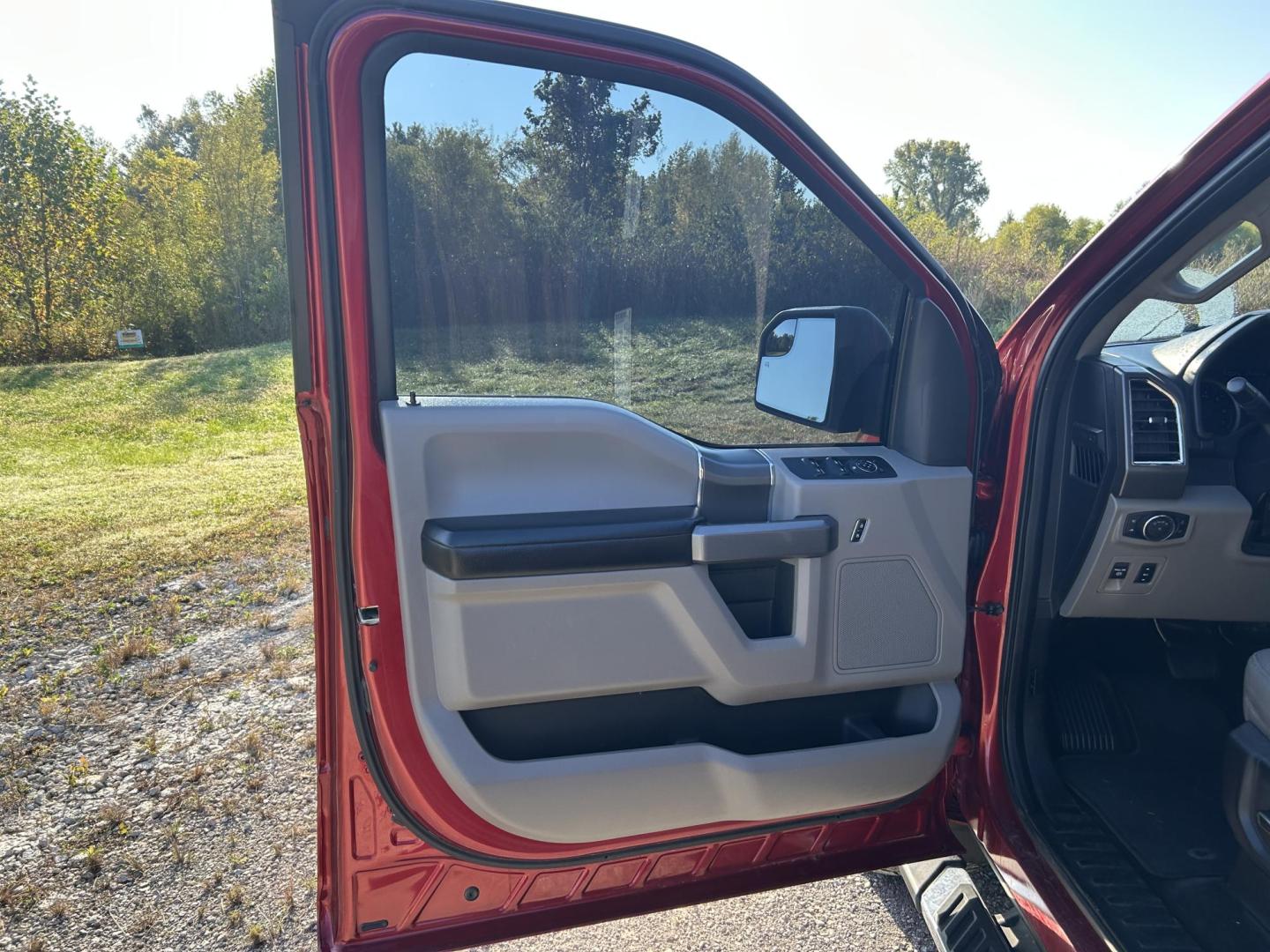 2015 MAROON /Gray Ford F-150 XLT SuperCrew 6.5-ft. Bed 4WD (1FTEW1EP7FK) with an 2.7L V6 DOHC 24V engine, 6-Speed Automatic transmission, located at 506 S. Kingshighway, Cape Girardeau, MO, 63703, (573) 235-5000, 37.294991, -89.553635 - 2015 Ford F-150 XLT 199xxx miles 4x4 2.7L V6 Automatic Backup Camera Heated Front Seats Power Driver Seat Bluetooth Cruise Power Windows/Locks/Mirrors We have financing available and we accept trades! Fill out a credit application on our website or come by today! If you have any question - Photo#13