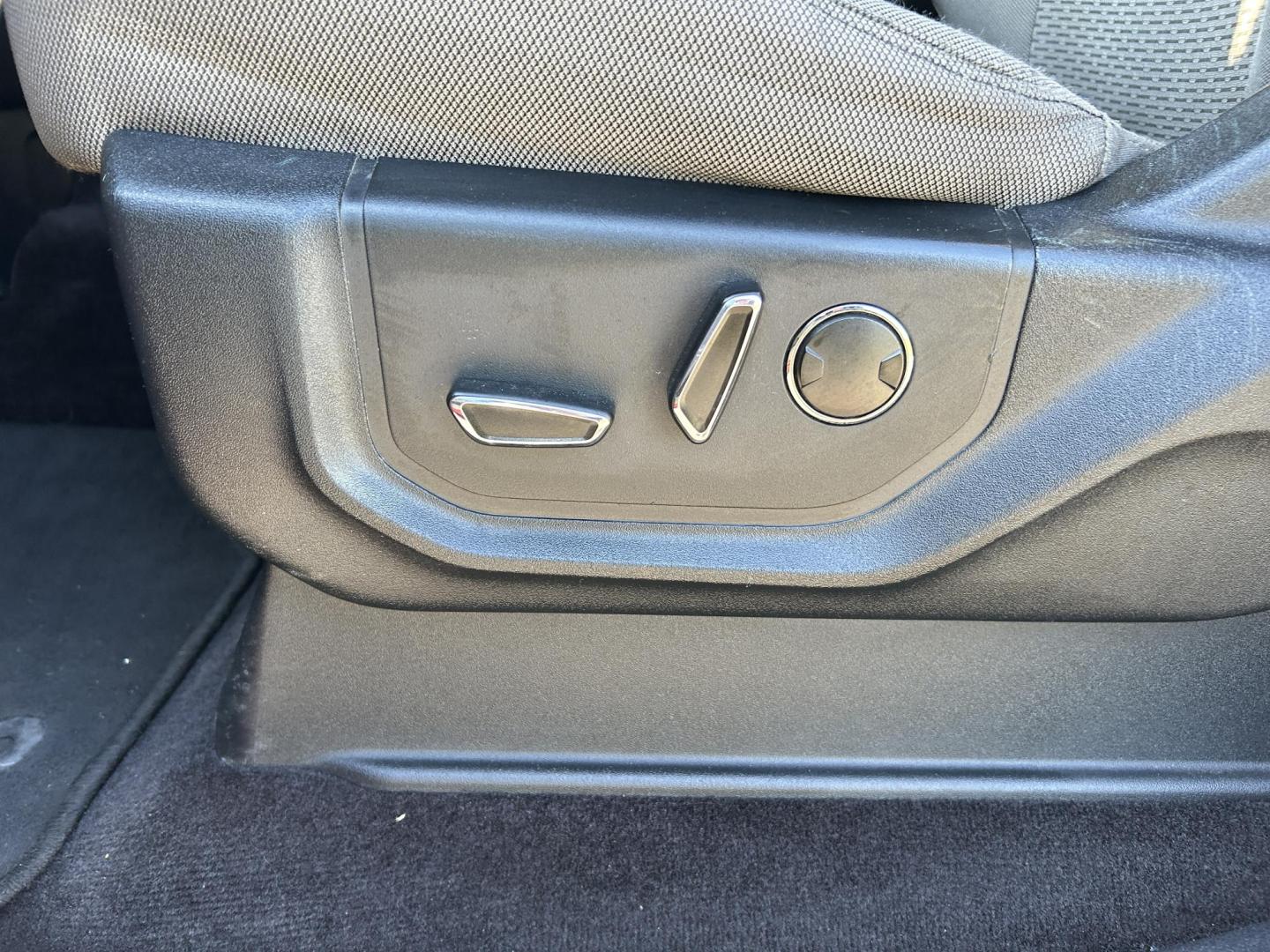 2015 MAROON /Gray Ford F-150 XLT SuperCrew 6.5-ft. Bed 4WD (1FTEW1EP7FK) with an 2.7L V6 DOHC 24V engine, 6-Speed Automatic transmission, located at 506 S. Kingshighway, Cape Girardeau, MO, 63703, (573) 235-5000, 37.294991, -89.553635 - 2015 Ford F-150 XLT 199xxx miles 4x4 2.7L V6 Automatic Backup Camera Heated Front Seats Power Driver Seat Bluetooth Cruise Power Windows/Locks/Mirrors We have financing available and we accept trades! Fill out a credit application on our website or come by today! If you have any question - Photo#3