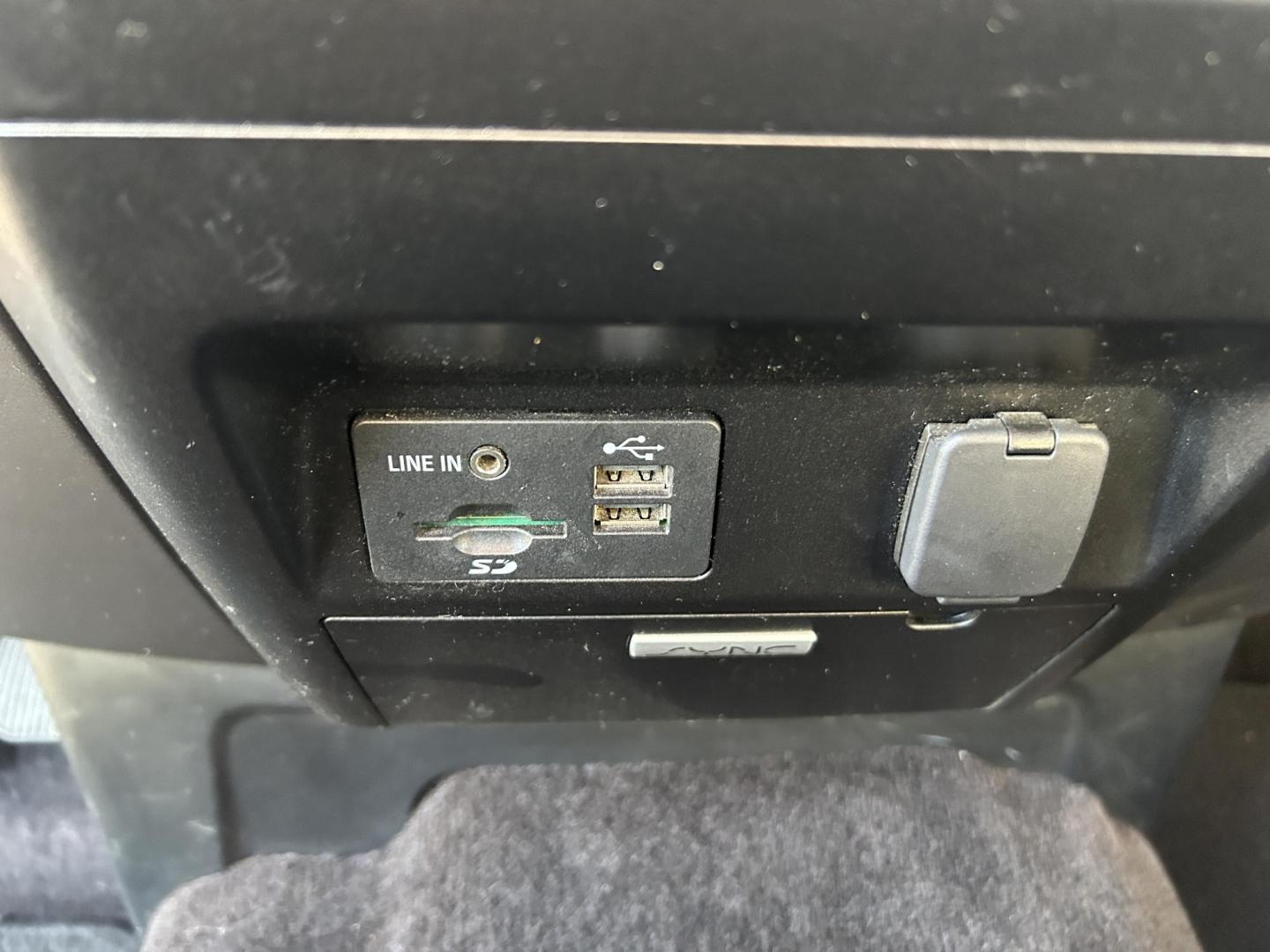 2015 MAROON /Gray Ford F-150 XLT SuperCrew 6.5-ft. Bed 4WD (1FTEW1EP7FK) with an 2.7L V6 DOHC 24V engine, 6-Speed Automatic transmission, located at 506 S. Kingshighway, Cape Girardeau, MO, 63703, (573) 235-5000, 37.294991, -89.553635 - 2015 Ford F-150 XLT 199xxx miles 4x4 2.7L V6 Automatic Backup Camera Heated Front Seats Power Driver Seat Bluetooth Cruise Power Windows/Locks/Mirrors We have financing available and we accept trades! Fill out a credit application on our website or come by today! If you have any question - Photo#31