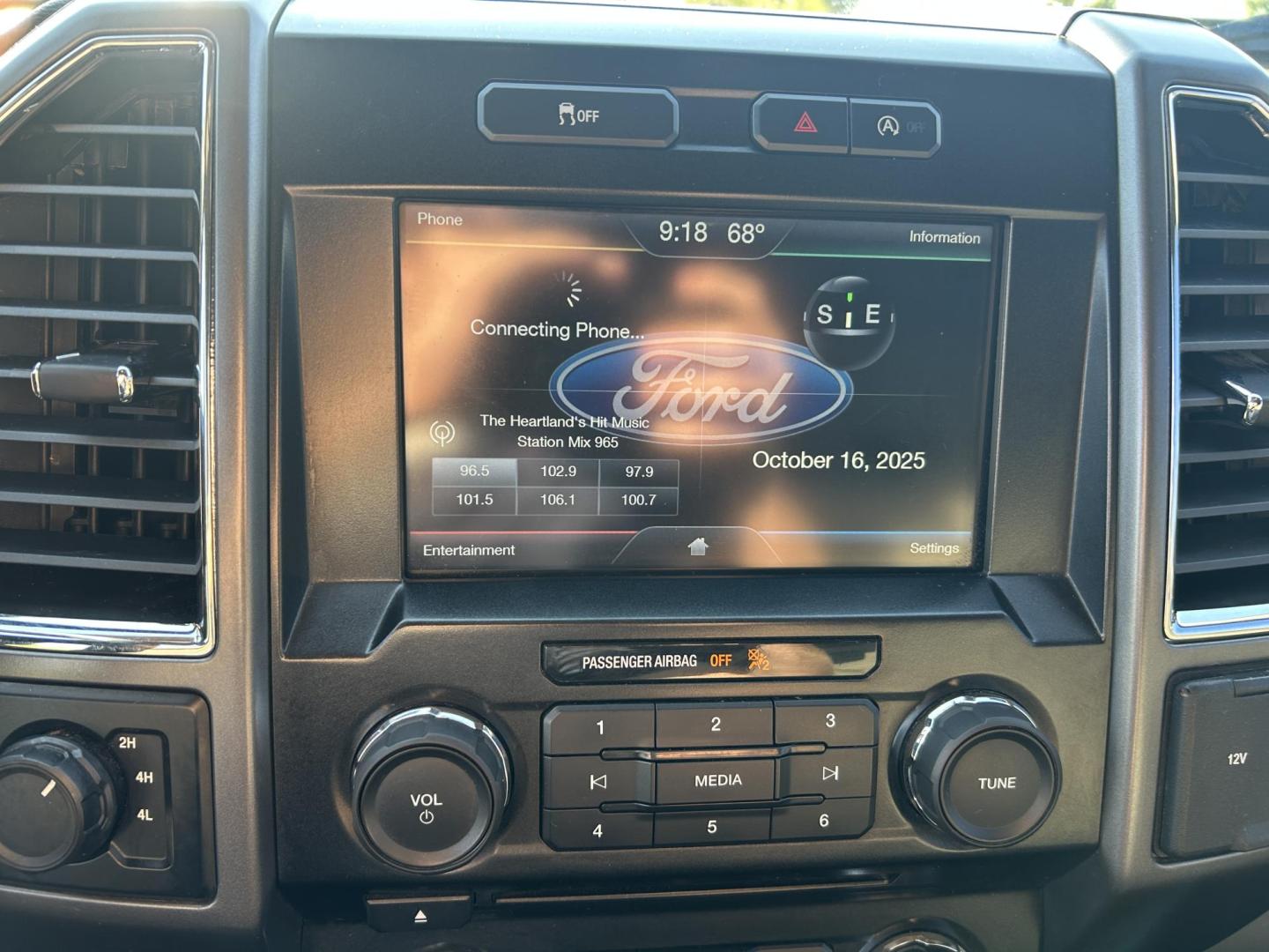 2015 MAROON /Gray Ford F-150 XLT SuperCrew 6.5-ft. Bed 4WD (1FTEW1EP7FK) with an 2.7L V6 DOHC 24V engine, 6-Speed Automatic transmission, located at 506 S. Kingshighway, Cape Girardeau, MO, 63703, (573) 235-5000, 37.294991, -89.553635 - 2015 Ford F-150 XLT 199xxx miles 4x4 2.7L V6 Automatic Backup Camera Heated Front Seats Power Driver Seat Bluetooth Cruise Power Windows/Locks/Mirrors We have financing available and we accept trades! Fill out a credit application on our website or come by today! If you have any question - Photo#5