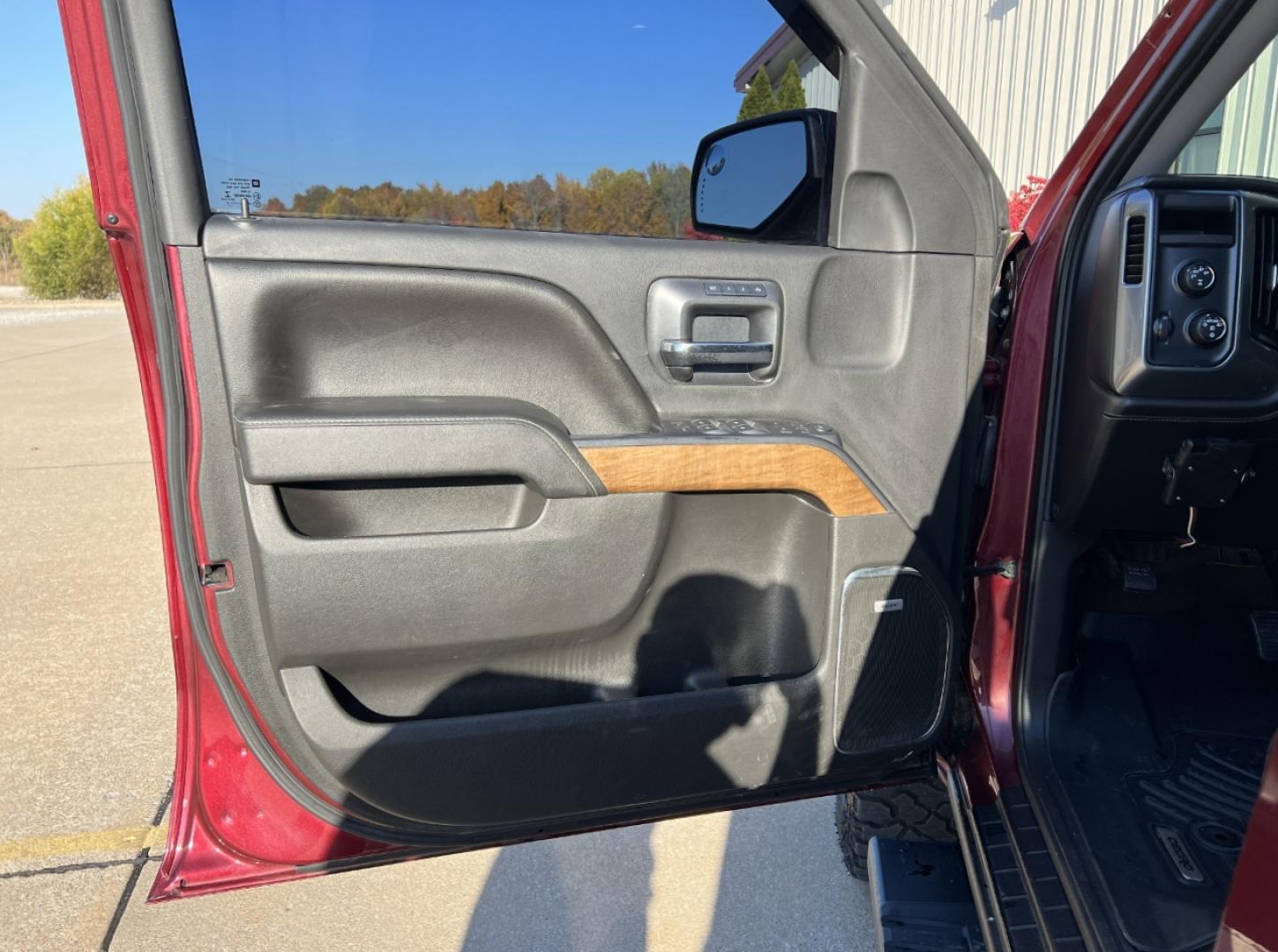 2015 MAROON /Black Leather Chevrolet Silverado 1500 LTZ Crew Cab 4WD (3GCUKSEC3FG) with an 5.3L V8 engine, Automatic transmission, located at 2990 Old Orchard Rd., Jackson, MO, 63755, 37.354214, -89.612106 - 2015 Chevrolet Silverado 1500 LTZ 159xxx miles 4x4 5.3L V8 Automatic Leather Navigation Power/Heated/Cooled Seats Backup Camera Bluetooth Remote Start Cruise Power Windows/Locks/Mirrors We have financing available and we accept trades! Fill out a credit application on our website or com - Photo#14
