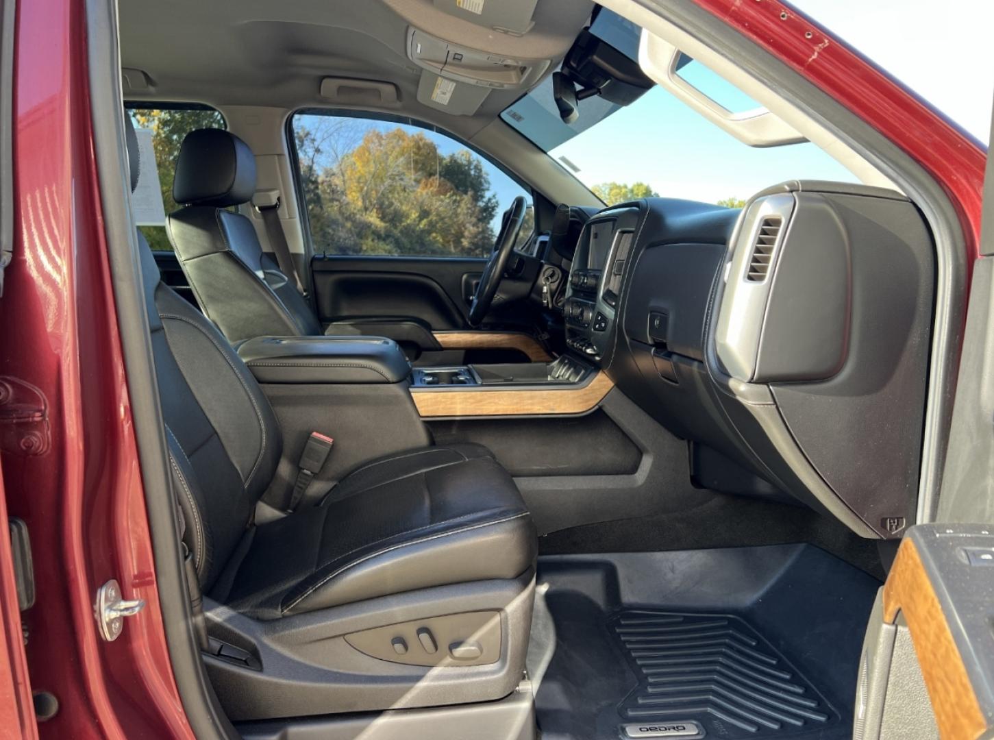 2015 MAROON /Black Leather Chevrolet Silverado 1500 LTZ Crew Cab 4WD (3GCUKSEC3FG) with an 5.3L V8 engine, Automatic transmission, located at 2990 Old Orchard Rd., Jackson, MO, 63755, 37.354214, -89.612106 - 2015 Chevrolet Silverado 1500 LTZ 159xxx miles 4x4 5.3L V8 Automatic Leather Navigation Power/Heated/Cooled Seats Backup Camera Bluetooth Remote Start Cruise Power Windows/Locks/Mirrors We have financing available and we accept trades! Fill out a credit application on our website or com - Photo#17