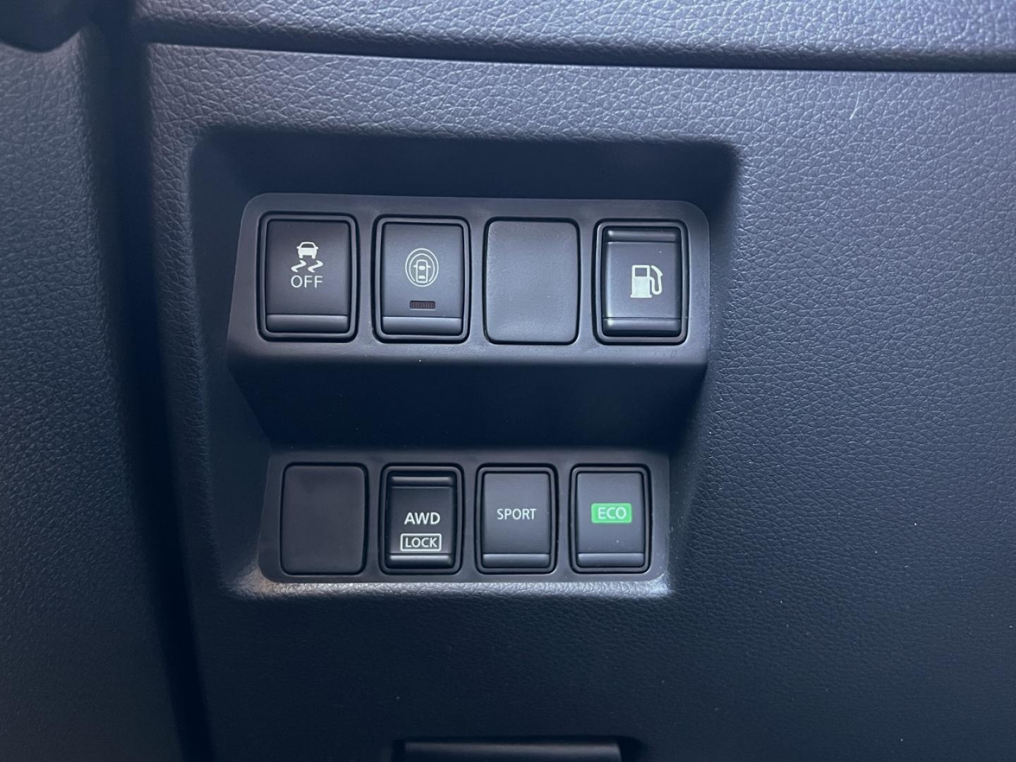 2020 WHITE /Black Cloth Nissan Rogue S AWD (5N1AT2MV8LC) with an 2.5L 4 Cyl. engine, CVT transmission, located at 2990 Old Orchard Rd., Jackson, MO, 63755, 37.354214, -89.612106 - 2020 Nissan Rogue S Only 59xxx miles All Wheel Drive 2.5L 4 Cyl. Automatic Backup Camera Heated Seats Bluetooth Cruise Power Windows/Locks/Mirrors We have financing available and we accept trades! Fill out a credit application on our website or come by today! If you have any questions, gi - Photo#2