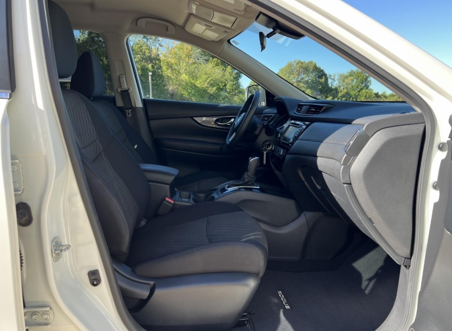 2020 WHITE /Black Cloth Nissan Rogue S AWD (5N1AT2MV8LC) with an 2.5L 4 Cyl. engine, CVT transmission, located at 2990 Old Orchard Rd., Jackson, MO, 63755, 37.354214, -89.612106 - 2020 Nissan Rogue S Only 59xxx miles All Wheel Drive 2.5L 4 Cyl. Automatic Backup Camera Heated Seats Bluetooth Cruise Power Windows/Locks/Mirrors We have financing available and we accept trades! Fill out a credit application on our website or come by today! If you have any questions, gi - Photo#15