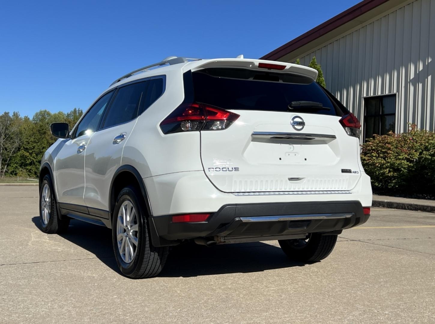 2020 WHITE /Black Cloth Nissan Rogue S AWD (5N1AT2MV8LC) with an 2.5L 4 Cyl. engine, CVT transmission, located at 2990 Old Orchard Rd., Jackson, MO, 63755, 37.354214, -89.612106 - 2020 Nissan Rogue S Only 59xxx miles All Wheel Drive 2.5L 4 Cyl. Automatic Backup Camera Heated Seats Bluetooth Cruise Power Windows/Locks/Mirrors We have financing available and we accept trades! Fill out a credit application on our website or come by today! If you have any questions, gi - Photo#9