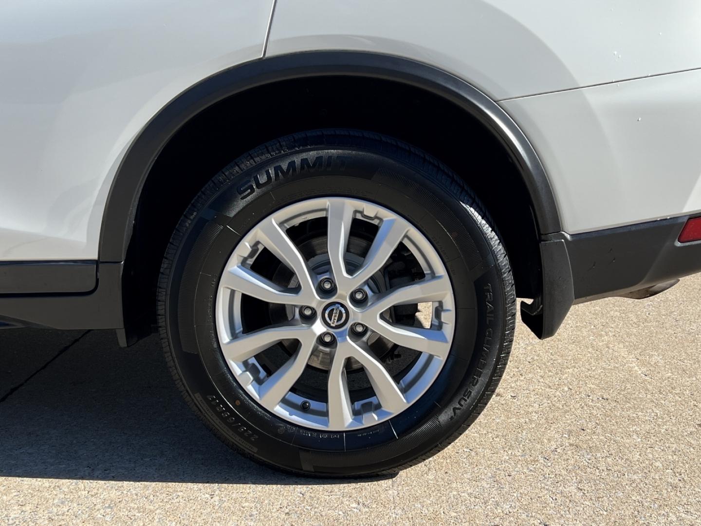 2020 WHITE /Black Cloth Nissan Rogue S AWD (5N1AT2MV8LC) with an 2.5L 4 Cyl. engine, CVT transmission, located at 2990 Old Orchard Rd., Jackson, MO, 63755, 37.354214, -89.612106 - 2020 Nissan Rogue S Only 59xxx miles All Wheel Drive 2.5L 4 Cyl. Automatic Backup Camera Heated Seats Bluetooth Cruise Power Windows/Locks/Mirrors We have financing available and we accept trades! Fill out a credit application on our website or come by today! If you have any questions, gi - Photo#32