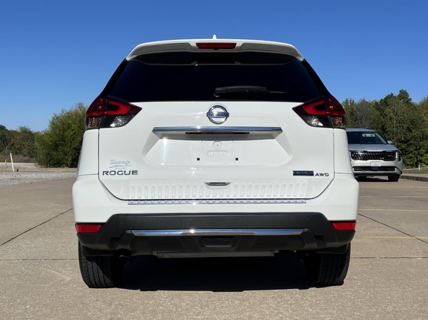 2020 WHITE /Black Cloth Nissan Rogue S AWD (5N1AT2MV8LC) with an 2.5L 4 Cyl. engine, CVT transmission, located at 2990 Old Orchard Rd., Jackson, MO, 63755, 37.354214, -89.612106 - 2020 Nissan Rogue S Only 59xxx miles All Wheel Drive 2.5L 4 Cyl. Automatic Backup Camera Heated Seats Bluetooth Cruise Power Windows/Locks/Mirrors We have financing available and we accept trades! Fill out a credit application on our website or come by today! If you have any questions, gi - Photo#10