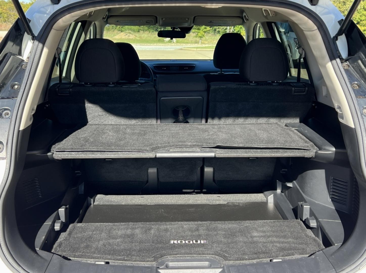 2020 WHITE /Black Cloth Nissan Rogue S AWD (5N1AT2MV8LC) with an 2.5L 4 Cyl. engine, CVT transmission, located at 2990 Old Orchard Rd., Jackson, MO, 63755, 37.354214, -89.612106 - 2020 Nissan Rogue S Only 59xxx miles All Wheel Drive 2.5L 4 Cyl. Automatic Backup Camera Heated Seats Bluetooth Cruise Power Windows/Locks/Mirrors We have financing available and we accept trades! Fill out a credit application on our website or come by today! If you have any questions, gi - Photo#19