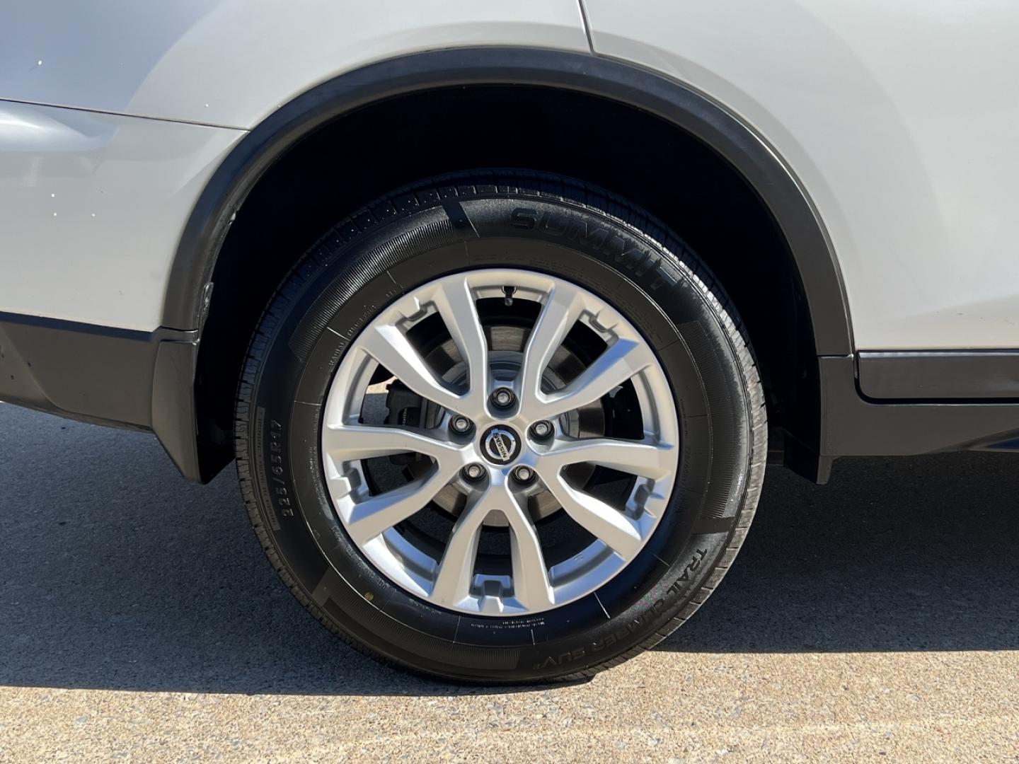 2020 WHITE /Black Cloth Nissan Rogue S AWD (5N1AT2MV8LC) with an 2.5L 4 Cyl. engine, CVT transmission, located at 2990 Old Orchard Rd., Jackson, MO, 63755, 37.354214, -89.612106 - 2020 Nissan Rogue S Only 59xxx miles All Wheel Drive 2.5L 4 Cyl. Automatic Backup Camera Heated Seats Bluetooth Cruise Power Windows/Locks/Mirrors We have financing available and we accept trades! Fill out a credit application on our website or come by today! If you have any questions, gi - Photo#33