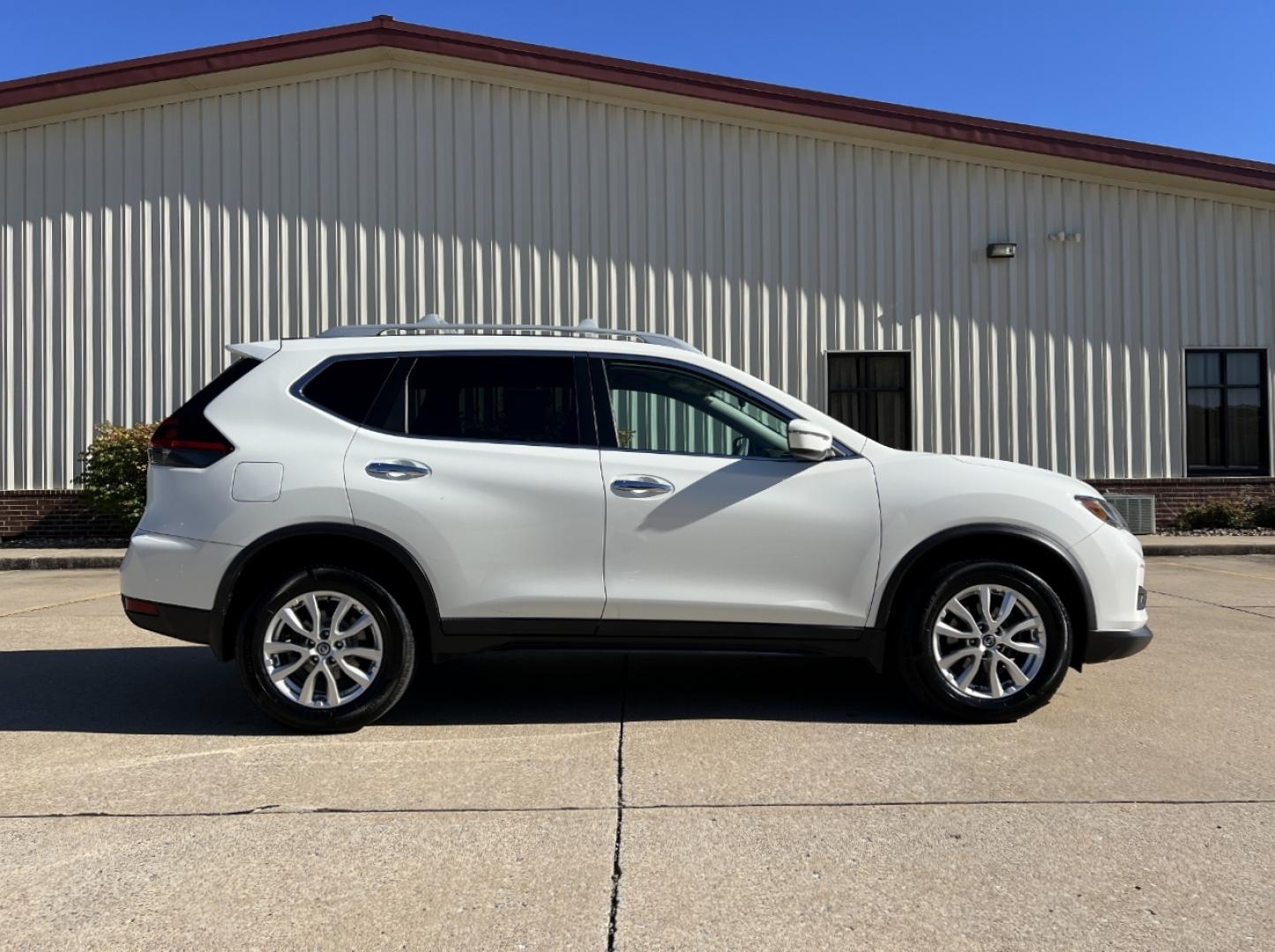 2020 WHITE /Black Cloth Nissan Rogue S AWD (5N1AT2MV8LC) with an 2.5L 4 Cyl. engine, CVT transmission, located at 2990 Old Orchard Rd., Jackson, MO, 63755, 37.354214, -89.612106 - 2020 Nissan Rogue S Only 59xxx miles All Wheel Drive 2.5L 4 Cyl. Automatic Backup Camera Heated Seats Bluetooth Cruise Power Windows/Locks/Mirrors We have financing available and we accept trades! Fill out a credit application on our website or come by today! If you have any questions, gi - Photo#7