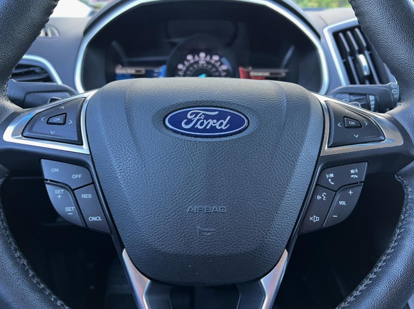 2018 RED /Black Leather Ford Edge SEL AWD (2FMPK4J96JB) with an 2.0L 4 Cyl. engine, Automatic transmission, located at 506 S. Kingshighway, Cape Girardeau, MO, 63703, (573) 235-5000, 37.294991, -89.553635 - 2018 Ford Edge SEL 1-Owner 76xxx miles All Wheel Drive 2.0L 4 Cyl. Automatic Leather Navigation Power/Heated Seats Backup Camera Bluetooth Remote Start Cruise Power Windows/Locks/Mirrors We have financing available and we accept trades! Fill out a credit application on our website or c - Photo#24