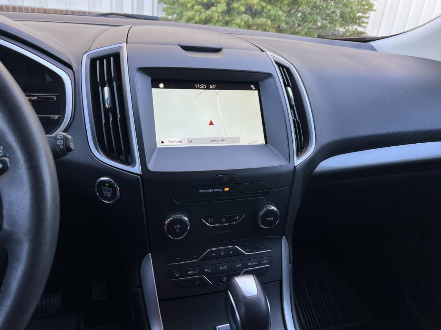 2018 RED /Black Leather Ford Edge SEL AWD (2FMPK4J96JB) with an 2.0L 4 Cyl. engine, Automatic transmission, located at 506 S. Kingshighway, Cape Girardeau, MO, 63703, (573) 235-5000, 37.294991, -89.553635 - 2018 Ford Edge SEL 1-Owner 76xxx miles All Wheel Drive 2.0L 4 Cyl. Automatic Leather Navigation Power/Heated Seats Backup Camera Bluetooth Remote Start Cruise Power Windows/Locks/Mirrors We have financing available and we accept trades! Fill out a credit application on our website or c - Photo#27