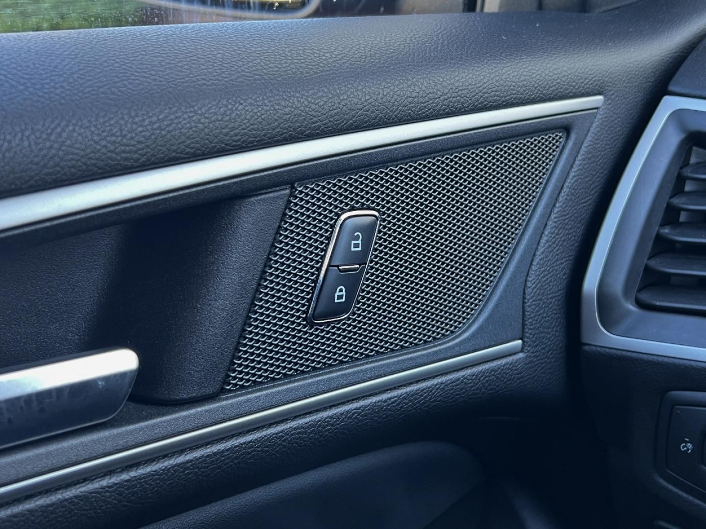 2018 RED /Black Leather Ford Edge SEL AWD (2FMPK4J96JB) with an 2.0L 4 Cyl. engine, Automatic transmission, located at 506 S. Kingshighway, Cape Girardeau, MO, 63703, (573) 235-5000, 37.294991, -89.553635 - 2018 Ford Edge SEL 1-Owner 76xxx miles All Wheel Drive 2.0L 4 Cyl. Automatic Leather Navigation Power/Heated Seats Backup Camera Bluetooth Remote Start Cruise Power Windows/Locks/Mirrors We have financing available and we accept trades! Fill out a credit application on our website or c - Photo#31