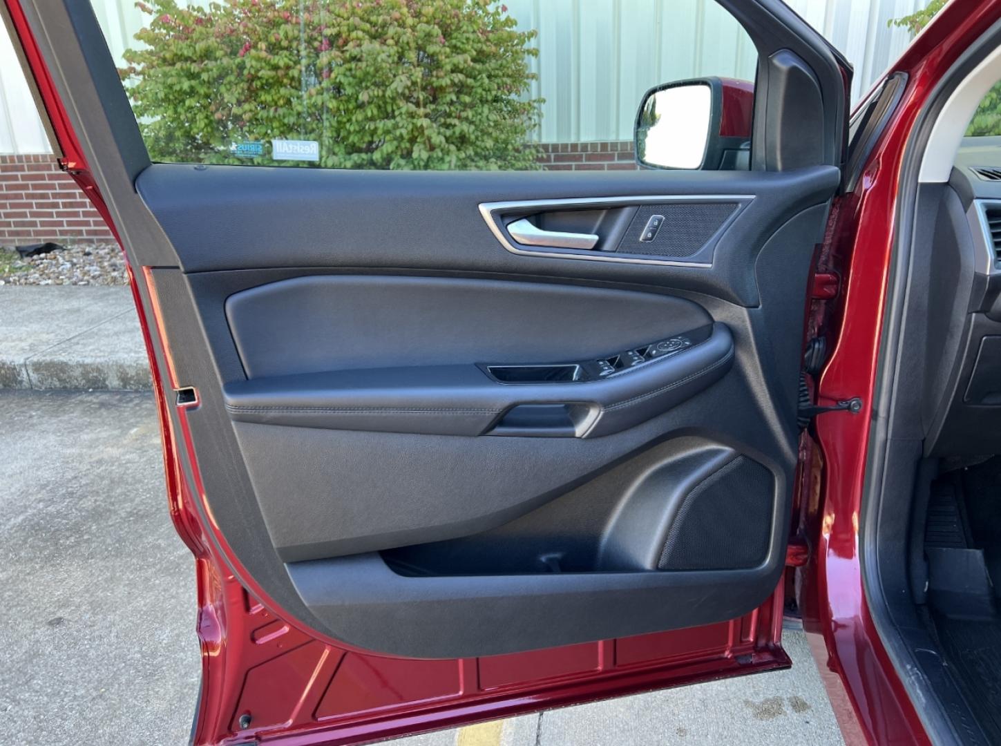 2018 RED /Black Leather Ford Edge SEL AWD (2FMPK4J96JB) with an 2.0L 4 Cyl. engine, Automatic transmission, located at 506 S. Kingshighway, Cape Girardeau, MO, 63703, (573) 235-5000, 37.294991, -89.553635 - 2018 Ford Edge SEL 1-Owner 76xxx miles All Wheel Drive 2.0L 4 Cyl. Automatic Leather Navigation Power/Heated Seats Backup Camera Bluetooth Remote Start Cruise Power Windows/Locks/Mirrors We have financing available and we accept trades! Fill out a credit application on our website or c - Photo#14