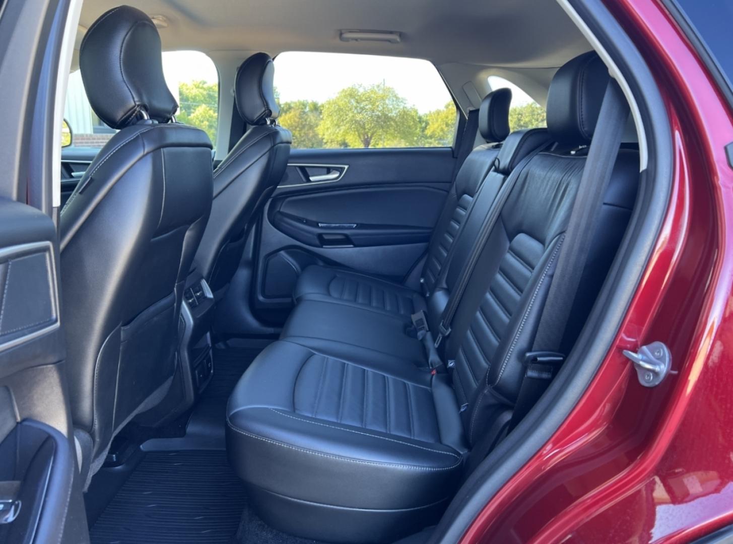 2018 RED /Black Leather Ford Edge SEL AWD (2FMPK4J96JB) with an 2.0L 4 Cyl. engine, Automatic transmission, located at 506 S. Kingshighway, Cape Girardeau, MO, 63703, (573) 235-5000, 37.294991, -89.553635 - 2018 Ford Edge SEL 1-Owner 76xxx miles All Wheel Drive 2.0L 4 Cyl. Automatic Leather Navigation Power/Heated Seats Backup Camera Bluetooth Remote Start Cruise Power Windows/Locks/Mirrors We have financing available and we accept trades! Fill out a credit application on our website or c - Photo#18