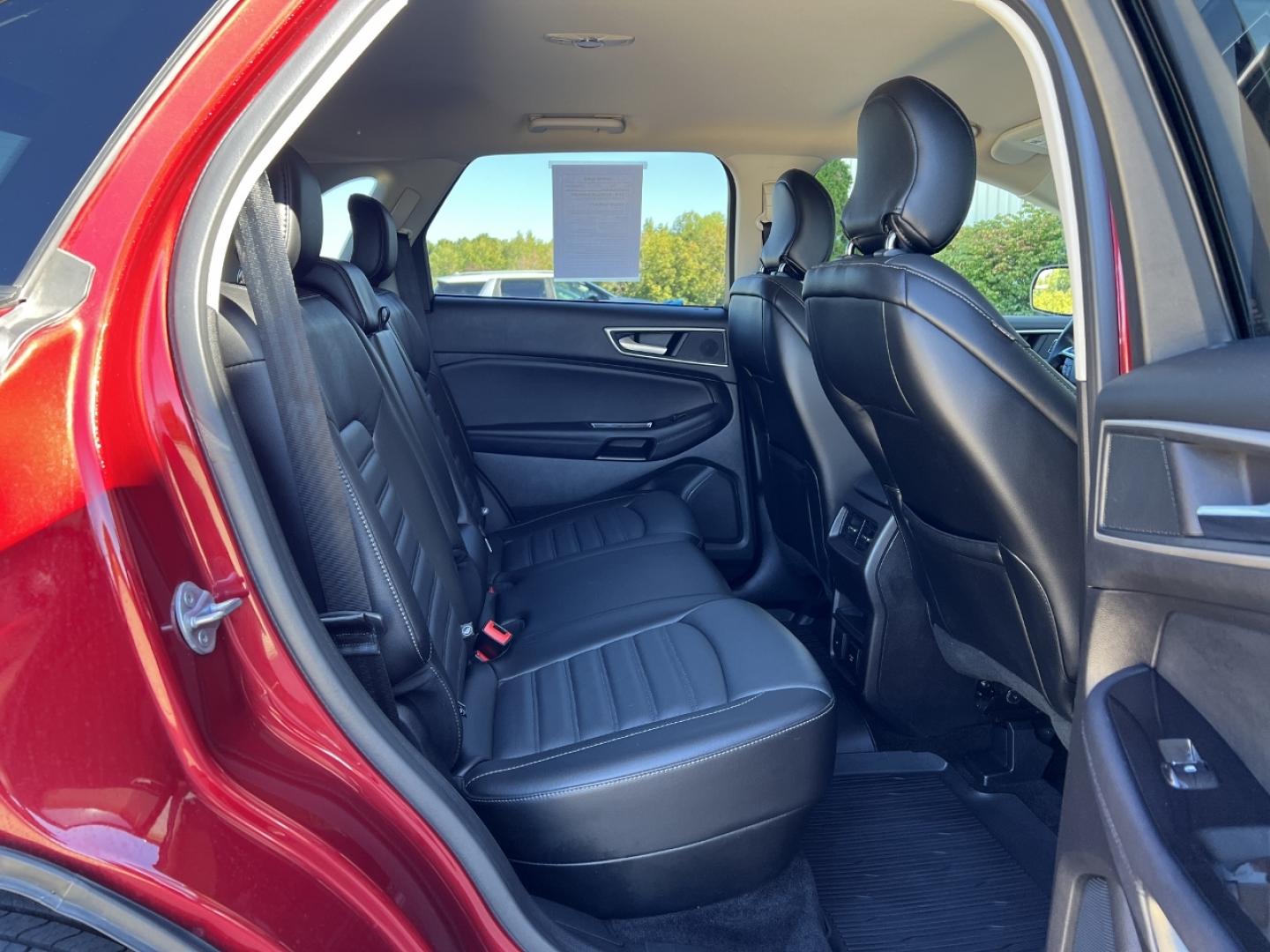 2018 RED /Black Leather Ford Edge SEL AWD (2FMPK4J96JB) with an 2.0L 4 Cyl. engine, Automatic transmission, located at 506 S. Kingshighway, Cape Girardeau, MO, 63703, (573) 235-5000, 37.294991, -89.553635 - 2018 Ford Edge SEL 1-Owner 76xxx miles All Wheel Drive 2.0L 4 Cyl. Automatic Leather Navigation Power/Heated Seats Backup Camera Bluetooth Remote Start Cruise Power Windows/Locks/Mirrors We have financing available and we accept trades! Fill out a credit application on our website or c - Photo#19