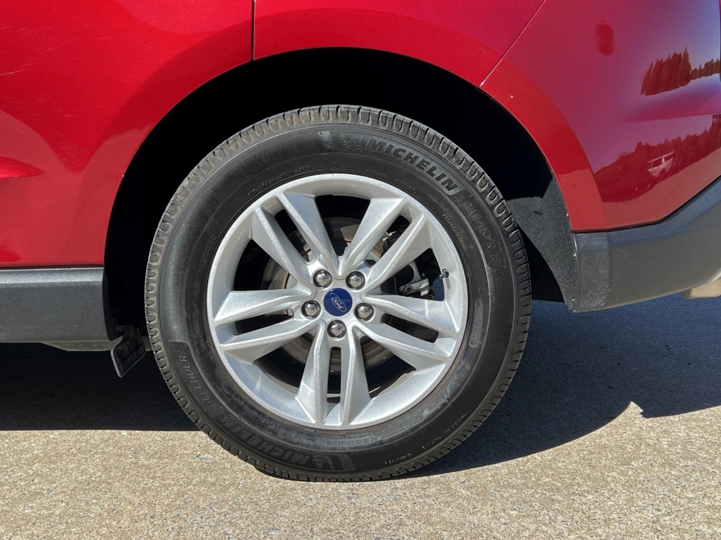 2018 RED /Black Leather Ford Edge SEL AWD (2FMPK4J96JB) with an 2.0L 4 Cyl. engine, Automatic transmission, located at 506 S. Kingshighway, Cape Girardeau, MO, 63703, (573) 235-5000, 37.294991, -89.553635 - 2018 Ford Edge SEL 1-Owner 76xxx miles All Wheel Drive 2.0L 4 Cyl. Automatic Leather Navigation Power/Heated Seats Backup Camera Bluetooth Remote Start Cruise Power Windows/Locks/Mirrors We have financing available and we accept trades! Fill out a credit application on our website or c - Photo#39