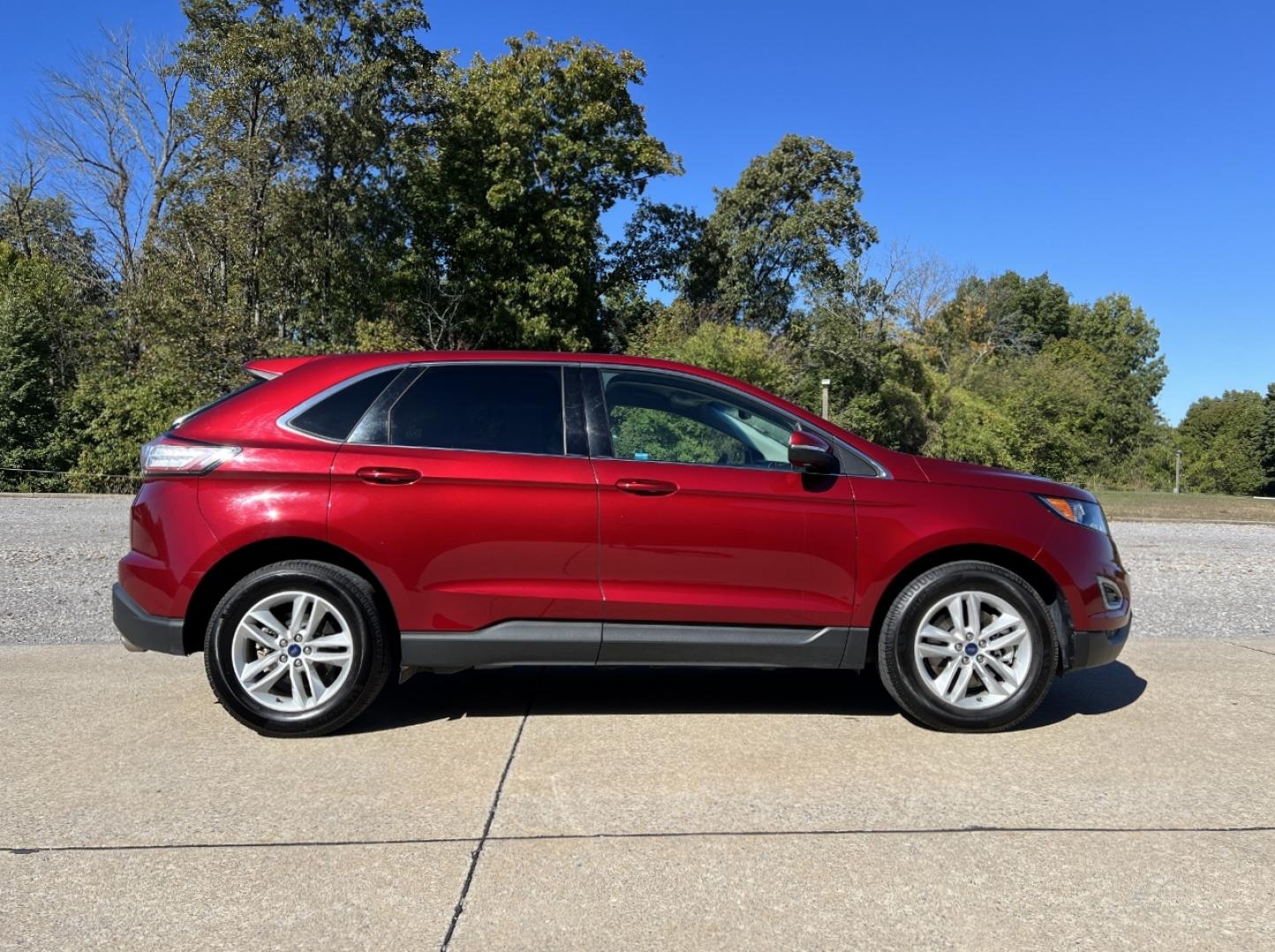 2018 RED /Black Leather Ford Edge SEL AWD (2FMPK4J96JB) with an 2.0L 4 Cyl. engine, Automatic transmission, located at 506 S. Kingshighway, Cape Girardeau, MO, 63703, (573) 235-5000, 37.294991, -89.553635 - 2018 Ford Edge SEL 1-Owner 76xxx miles All Wheel Drive 2.0L 4 Cyl. Automatic Leather Navigation Power/Heated Seats Backup Camera Bluetooth Remote Start Cruise Power Windows/Locks/Mirrors We have financing available and we accept trades! Fill out a credit application on our website or c - Photo#9