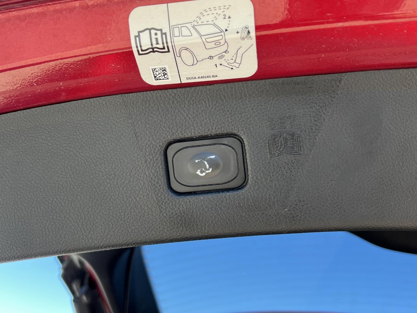 2018 RED /Black Leather Ford Edge SEL AWD (2FMPK4J96JB) with an 2.0L 4 Cyl. engine, Automatic transmission, located at 506 S. Kingshighway, Cape Girardeau, MO, 63703, (573) 235-5000, 37.294991, -89.553635 - 2018 Ford Edge SEL 1-Owner 76xxx miles All Wheel Drive 2.0L 4 Cyl. Automatic Leather Navigation Power/Heated Seats Backup Camera Bluetooth Remote Start Cruise Power Windows/Locks/Mirrors We have financing available and we accept trades! Fill out a credit application on our website or c - Photo#22