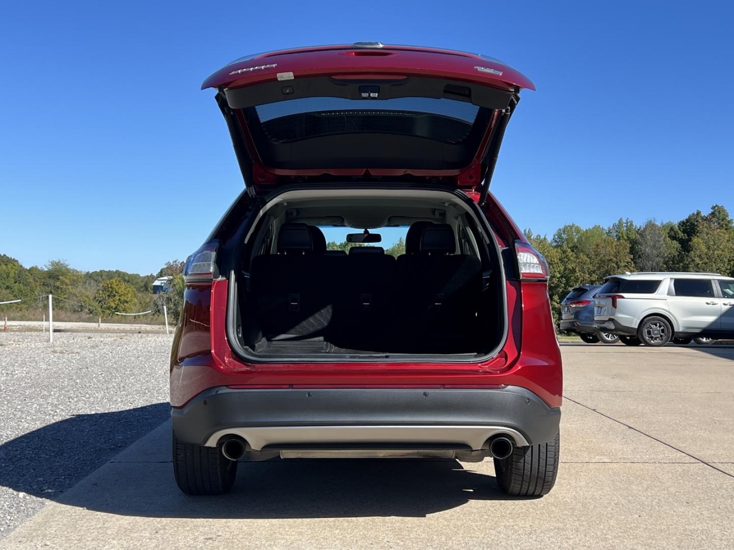2018 RED /Black Leather Ford Edge SEL AWD (2FMPK4J96JB) with an 2.0L 4 Cyl. engine, Automatic transmission, located at 506 S. Kingshighway, Cape Girardeau, MO, 63703, (573) 235-5000, 37.294991, -89.553635 - 2018 Ford Edge SEL 1-Owner 76xxx miles All Wheel Drive 2.0L 4 Cyl. Automatic Leather Navigation Power/Heated Seats Backup Camera Bluetooth Remote Start Cruise Power Windows/Locks/Mirrors We have financing available and we accept trades! Fill out a credit application on our website or c - Photo#20