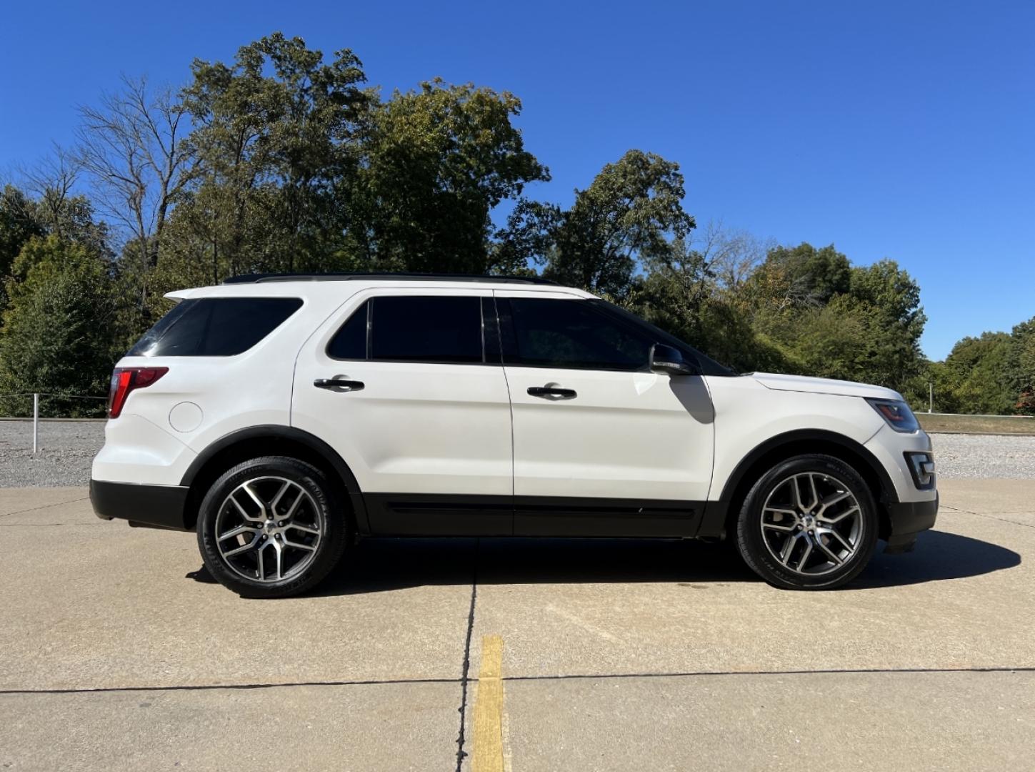 2016 WHITE /Black Leather Ford Explorer Sport 4WD (1FM5K8GT6GG) with an 3.5L V6 engine, Automatic transmission, located at 2990 Old Orchard Rd., Jackson, MO, 63755, 37.354214, -89.612106 - 2016 Ford Explorer Sport 142xxx miles 4 Wheel Drive 3.5L V6 Automatic Leather 3rd Row Navigation Power/Heated/Cooled Seats Heated Seats Backup Camera Bluetooth Remote Start Cruise Power Windows/Locks/Mirrors We have financing available and we accept trades! Fill out a credit applicati - Photo#9