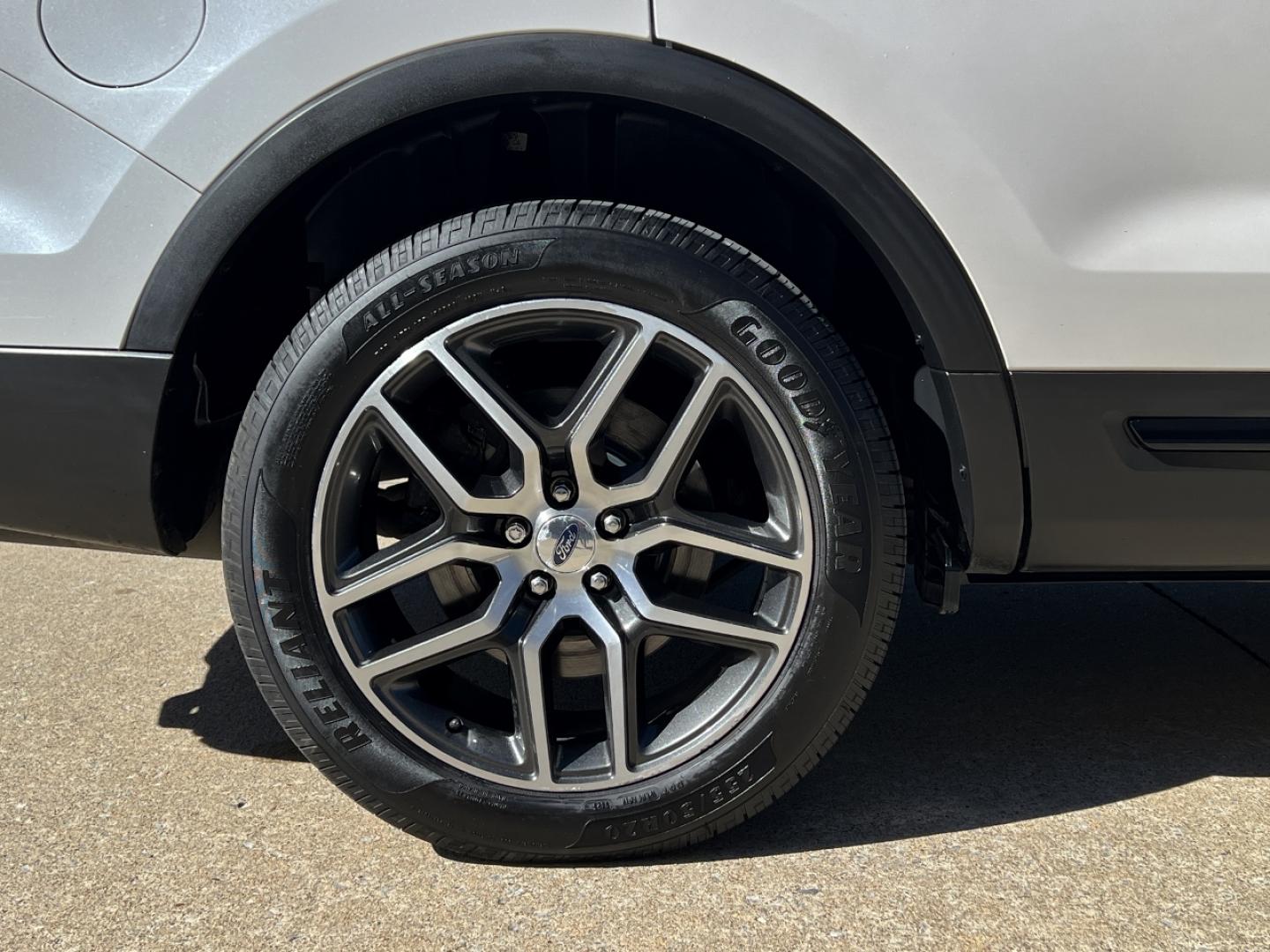 2016 WHITE /Black Leather Ford Explorer Sport 4WD (1FM5K8GT6GG) with an 3.5L V6 engine, Automatic transmission, located at 2990 Old Orchard Rd., Jackson, MO, 63755, 37.354214, -89.612106 - 2016 Ford Explorer Sport 142xxx miles 4 Wheel Drive 3.5L V6 Automatic Leather 3rd Row Navigation Power/Heated/Cooled Seats Heated Seats Backup Camera Bluetooth Remote Start Cruise Power Windows/Locks/Mirrors We have financing available and we accept trades! Fill out a credit applicati - Photo#43