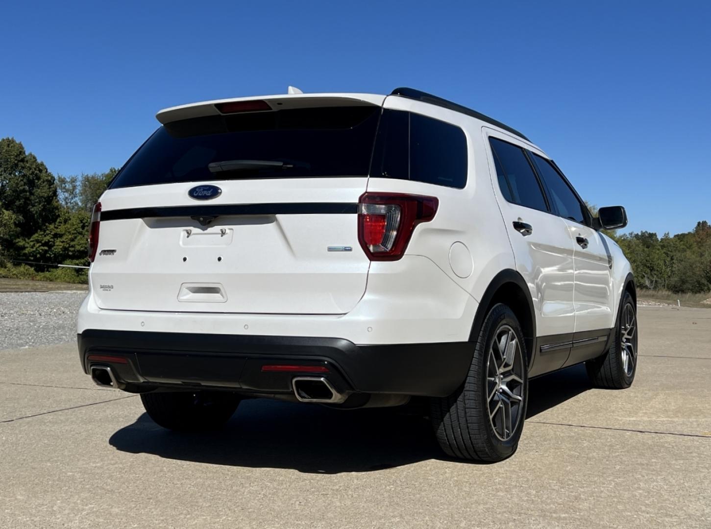 2016 WHITE /Black Leather Ford Explorer Sport 4WD (1FM5K8GT6GG) with an 3.5L V6 engine, Automatic transmission, located at 2990 Old Orchard Rd., Jackson, MO, 63755, 37.354214, -89.612106 - 2016 Ford Explorer Sport 142xxx miles 4 Wheel Drive 3.5L V6 Automatic Leather 3rd Row Navigation Power/Heated/Cooled Seats Heated Seats Backup Camera Bluetooth Remote Start Cruise Power Windows/Locks/Mirrors We have financing available and we accept trades! Fill out a credit applicati - Photo#10