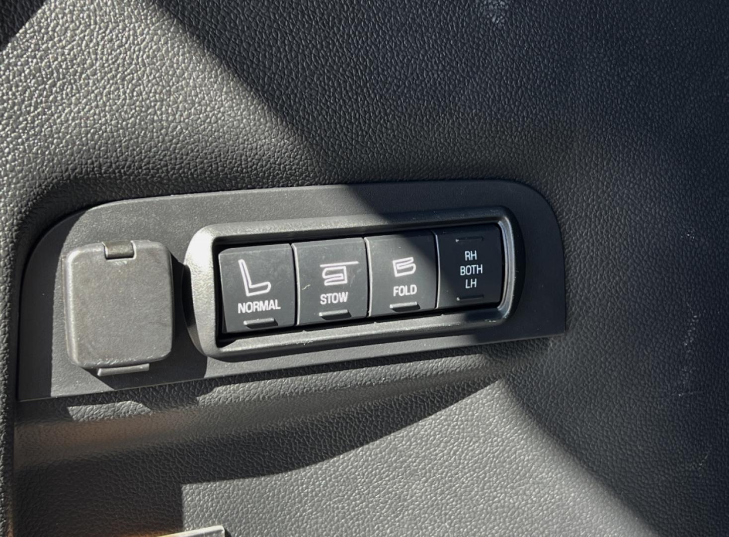 2016 WHITE /Black Leather Ford Explorer Sport 4WD (1FM5K8GT6GG) with an 3.5L V6 engine, Automatic transmission, located at 2990 Old Orchard Rd., Jackson, MO, 63755, 37.354214, -89.612106 - 2016 Ford Explorer Sport 142xxx miles 4 Wheel Drive 3.5L V6 Automatic Leather 3rd Row Navigation Power/Heated/Cooled Seats Heated Seats Backup Camera Bluetooth Remote Start Cruise Power Windows/Locks/Mirrors We have financing available and we accept trades! Fill out a credit applicati - Photo#23