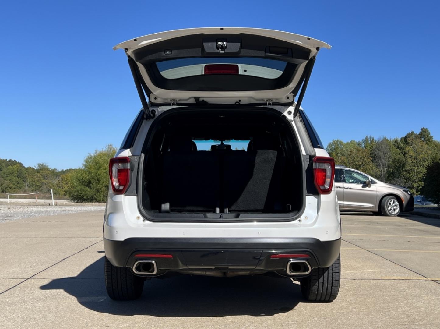 2016 WHITE /Black Leather Ford Explorer Sport 4WD (1FM5K8GT6GG) with an 3.5L V6 engine, Automatic transmission, located at 2990 Old Orchard Rd., Jackson, MO, 63755, 37.354214, -89.612106 - 2016 Ford Explorer Sport 142xxx miles 4 Wheel Drive 3.5L V6 Automatic Leather 3rd Row Navigation Power/Heated/Cooled Seats Heated Seats Backup Camera Bluetooth Remote Start Cruise Power Windows/Locks/Mirrors We have financing available and we accept trades! Fill out a credit applicati - Photo#21