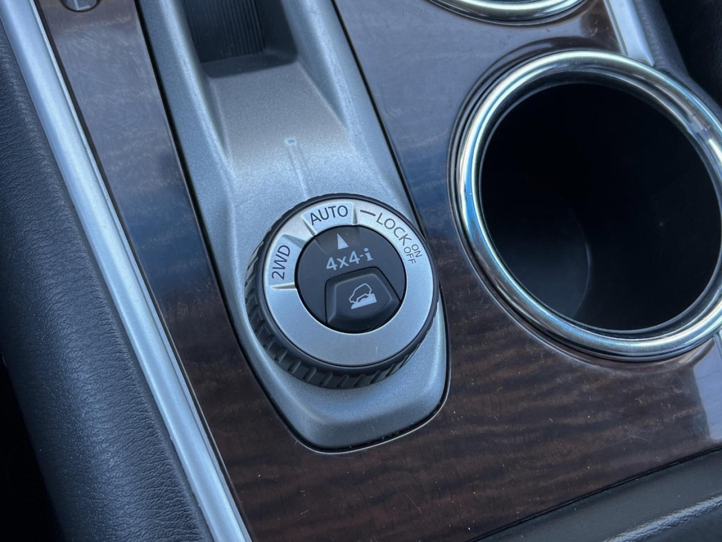 2015 SILVER /Black Leather Nissan Pathfinder Platinum 4WD (5N1AR2MM1FC) with an 3.5L V6 engine, Continuously Variable Transmission transmission, located at 2990 Old Orchard Rd., Jackson, MO, 63755, 37.354214, -89.612106 - 2015 Nissan Platinum 148xxx miles 4 Wheel Drive 3.5L V6 Automatic Leather 3rd Row Navigation Rear Entertainment Power/Heated/Cooled Seats Heated Rear Seats Heated Steering Wheel Backup Camera Sunroof Bluetooth Remote Start Cruise Power Windows/Locks/Mirrors We have financing availa - Photo#2