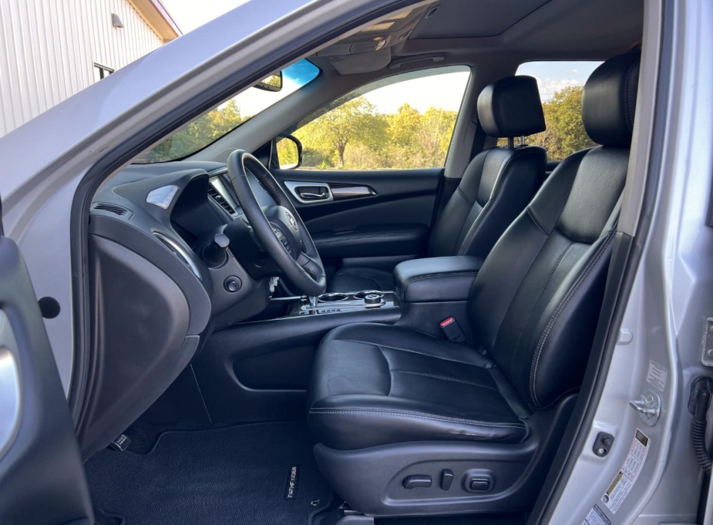 2015 SILVER /Black Leather Nissan Pathfinder Platinum 4WD (5N1AR2MM1FC) with an 3.5L V6 engine, Continuously Variable Transmission transmission, located at 2990 Old Orchard Rd., Jackson, MO, 63755, 37.354214, -89.612106 - 2015 Nissan Platinum 148xxx miles 4 Wheel Drive 3.5L V6 Automatic Leather 3rd Row Navigation Rear Entertainment Power/Heated/Cooled Seats Heated Rear Seats Heated Steering Wheel Backup Camera Sunroof Bluetooth Remote Start Cruise Power Windows/Locks/Mirrors We have financing availa - Photo#19