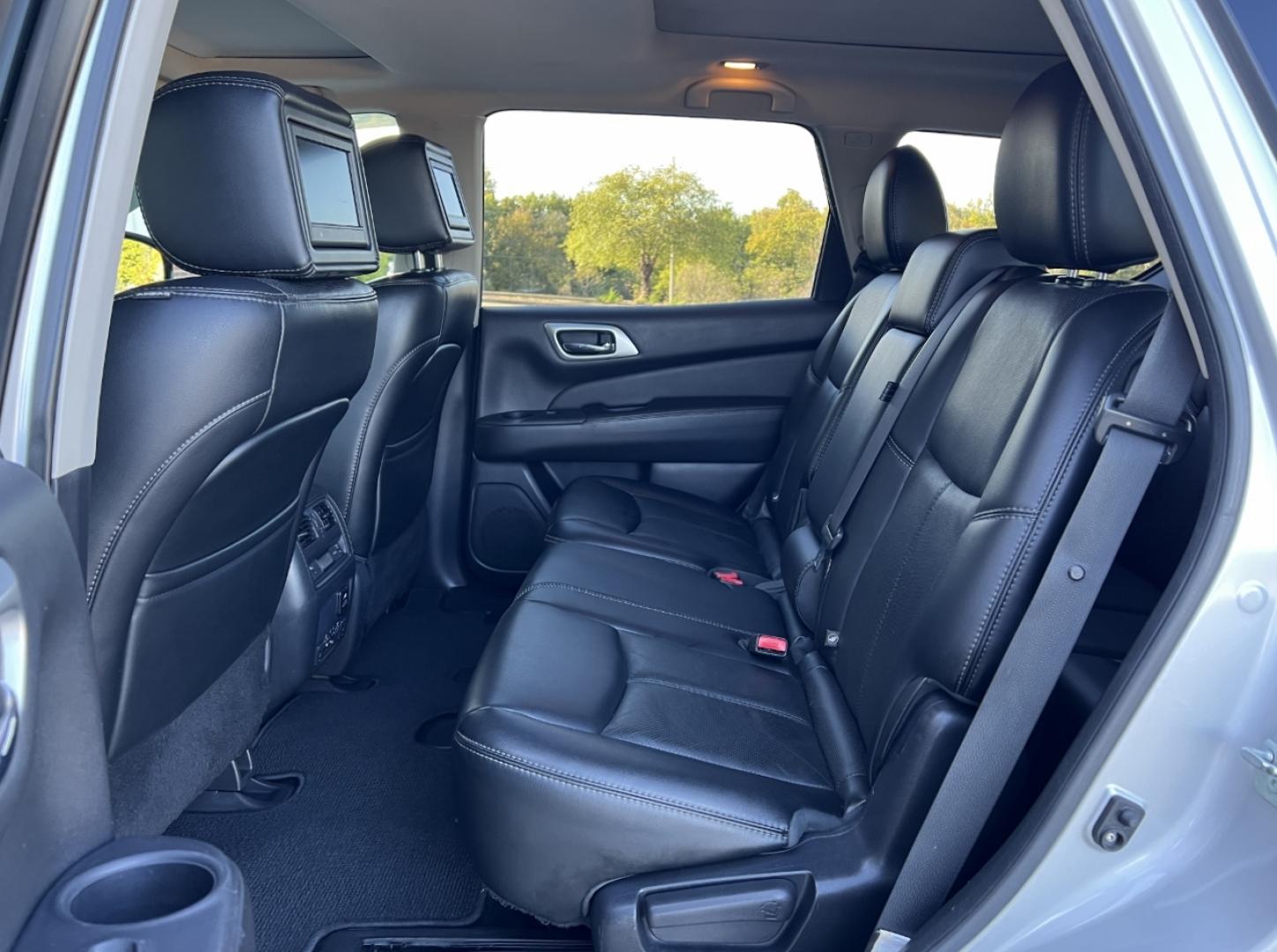 2015 SILVER /Black Leather Nissan Pathfinder Platinum 4WD (5N1AR2MM1FC) with an 3.5L V6 engine, Continuously Variable Transmission transmission, located at 2990 Old Orchard Rd., Jackson, MO, 63755, 37.354214, -89.612106 - 2015 Nissan Platinum 148xxx miles 4 Wheel Drive 3.5L V6 Automatic Leather 3rd Row Navigation Rear Entertainment Power/Heated/Cooled Seats Heated Rear Seats Heated Steering Wheel Backup Camera Sunroof Bluetooth Remote Start Cruise Power Windows/Locks/Mirrors We have financing availa - Photo#22