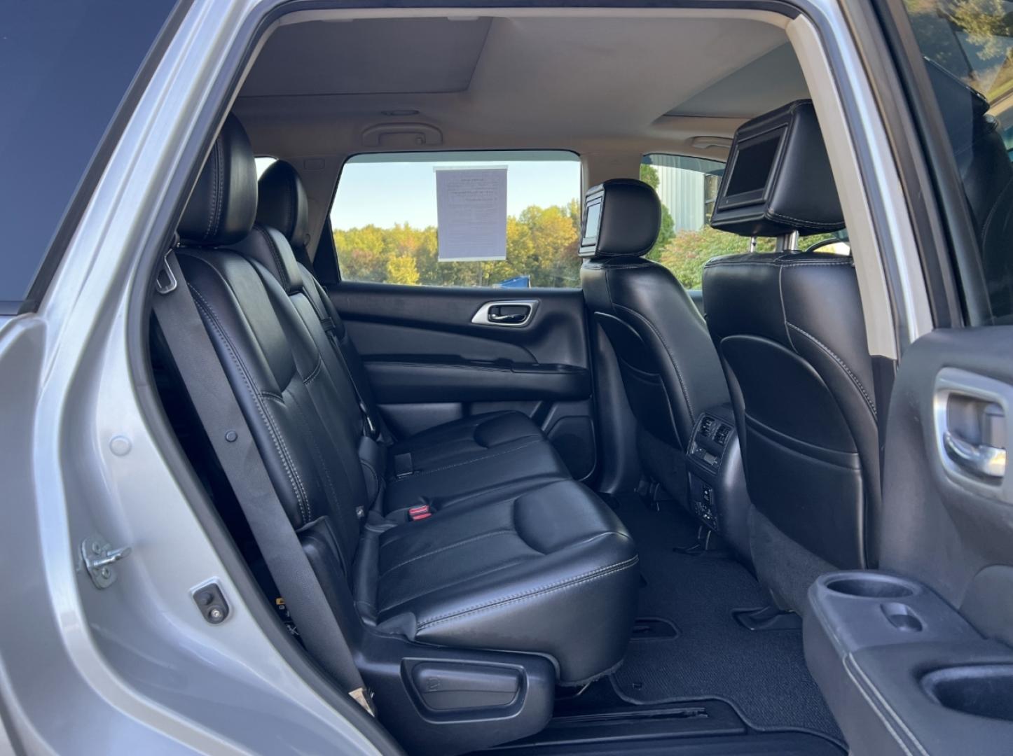 2015 SILVER /Black Leather Nissan Pathfinder Platinum 4WD (5N1AR2MM1FC) with an 3.5L V6 engine, Continuously Variable Transmission transmission, located at 2990 Old Orchard Rd., Jackson, MO, 63755, 37.354214, -89.612106 - 2015 Nissan Platinum 148xxx miles 4 Wheel Drive 3.5L V6 Automatic Leather 3rd Row Navigation Rear Entertainment Power/Heated/Cooled Seats Heated Rear Seats Heated Steering Wheel Backup Camera Sunroof Bluetooth Remote Start Cruise Power Windows/Locks/Mirrors We have financing availa - Photo#23
