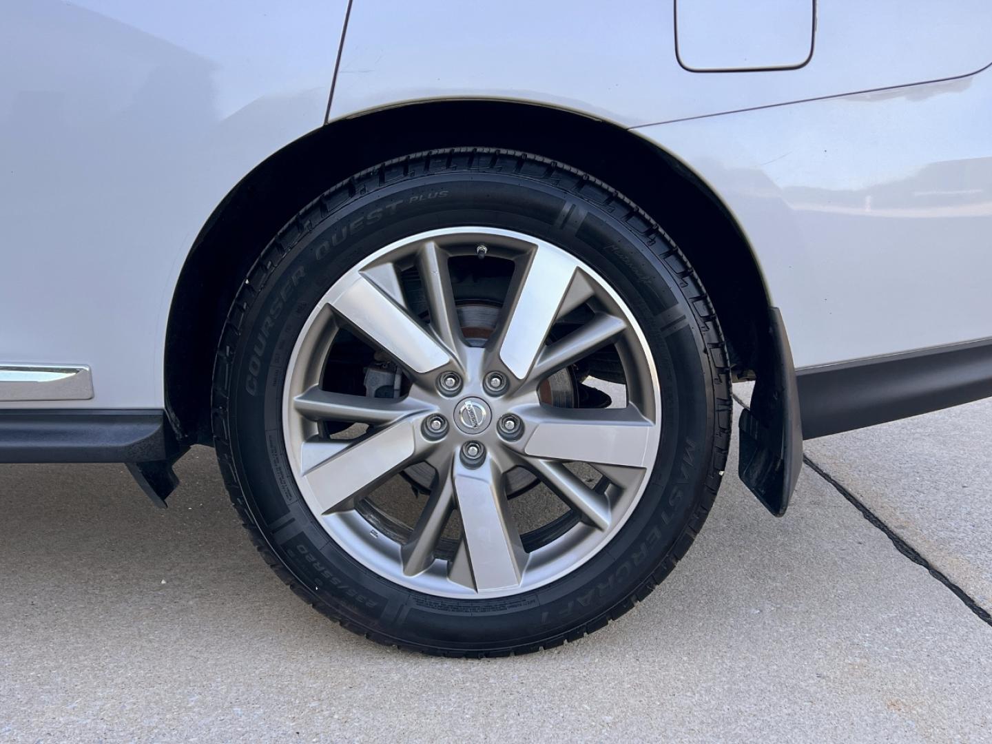 2015 SILVER /Black Leather Nissan Pathfinder Platinum 4WD (5N1AR2MM1FC) with an 3.5L V6 engine, Continuously Variable Transmission transmission, located at 2990 Old Orchard Rd., Jackson, MO, 63755, 37.354214, -89.612106 - 2015 Nissan Platinum 148xxx miles 4 Wheel Drive 3.5L V6 Automatic Leather 3rd Row Navigation Rear Entertainment Power/Heated/Cooled Seats Heated Rear Seats Heated Steering Wheel Backup Camera Sunroof Bluetooth Remote Start Cruise Power Windows/Locks/Mirrors We have financing availa - Photo#45