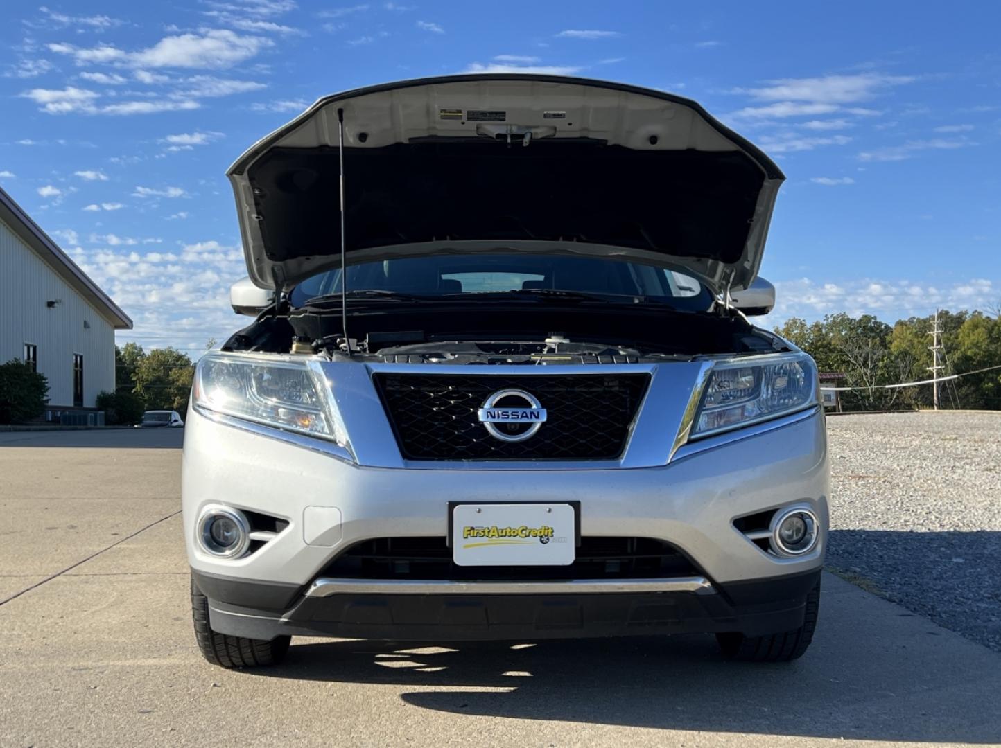 2015 SILVER /Black Leather Nissan Pathfinder Platinum 4WD (5N1AR2MM1FC) with an 3.5L V6 engine, Continuously Variable Transmission transmission, located at 2990 Old Orchard Rd., Jackson, MO, 63755, 37.354214, -89.612106 - 2015 Nissan Platinum 148xxx miles 4 Wheel Drive 3.5L V6 Automatic Leather 3rd Row Navigation Rear Entertainment Power/Heated/Cooled Seats Heated Rear Seats Heated Steering Wheel Backup Camera Sunroof Bluetooth Remote Start Cruise Power Windows/Locks/Mirrors We have financing availa - Photo#41