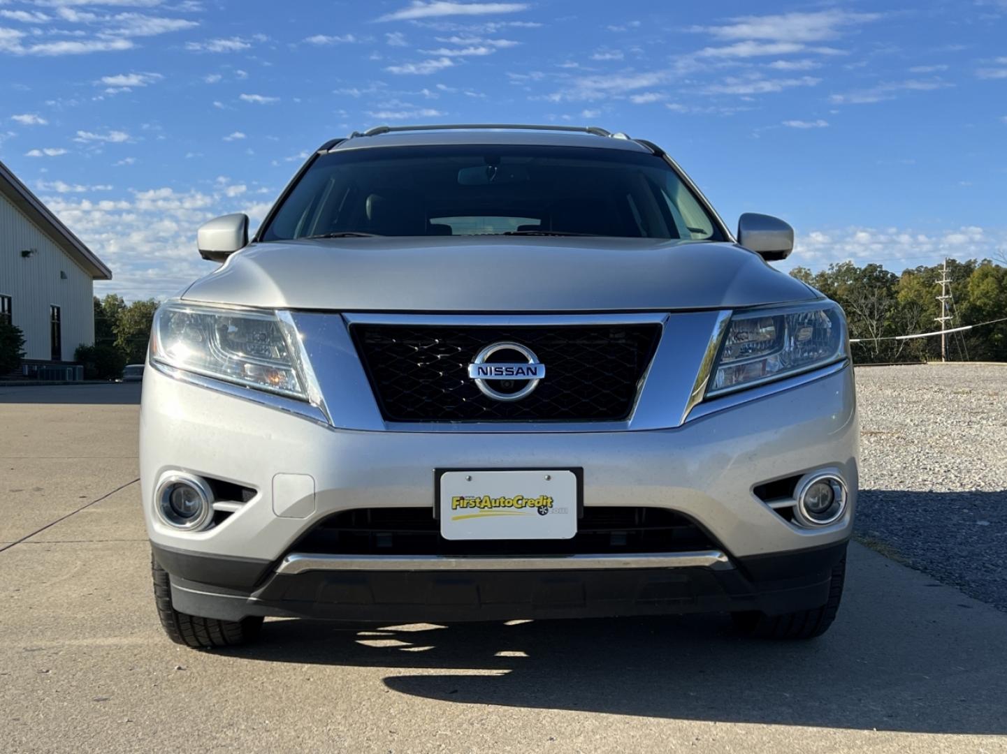 2015 SILVER /Black Leather Nissan Pathfinder Platinum 4WD (5N1AR2MM1FC) with an 3.5L V6 engine, Continuously Variable Transmission transmission, located at 2990 Old Orchard Rd., Jackson, MO, 63755, 37.354214, -89.612106 - 2015 Nissan Platinum 148xxx miles 4 Wheel Drive 3.5L V6 Automatic Leather 3rd Row Navigation Rear Entertainment Power/Heated/Cooled Seats Heated Rear Seats Heated Steering Wheel Backup Camera Sunroof Bluetooth Remote Start Cruise Power Windows/Locks/Mirrors We have financing availa - Photo#17