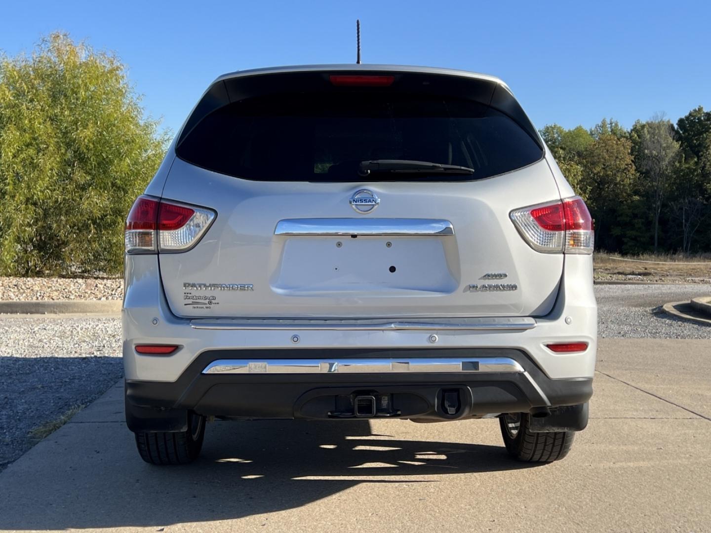 2015 SILVER /Black Leather Nissan Pathfinder Platinum 4WD (5N1AR2MM1FC) with an 3.5L V6 engine, Continuously Variable Transmission transmission, located at 2990 Old Orchard Rd., Jackson, MO, 63755, 37.354214, -89.612106 - 2015 Nissan Platinum 148xxx miles 4 Wheel Drive 3.5L V6 Automatic Leather 3rd Row Navigation Rear Entertainment Power/Heated/Cooled Seats Heated Rear Seats Heated Steering Wheel Backup Camera Sunroof Bluetooth Remote Start Cruise Power Windows/Locks/Mirrors We have financing availa - Photo#16