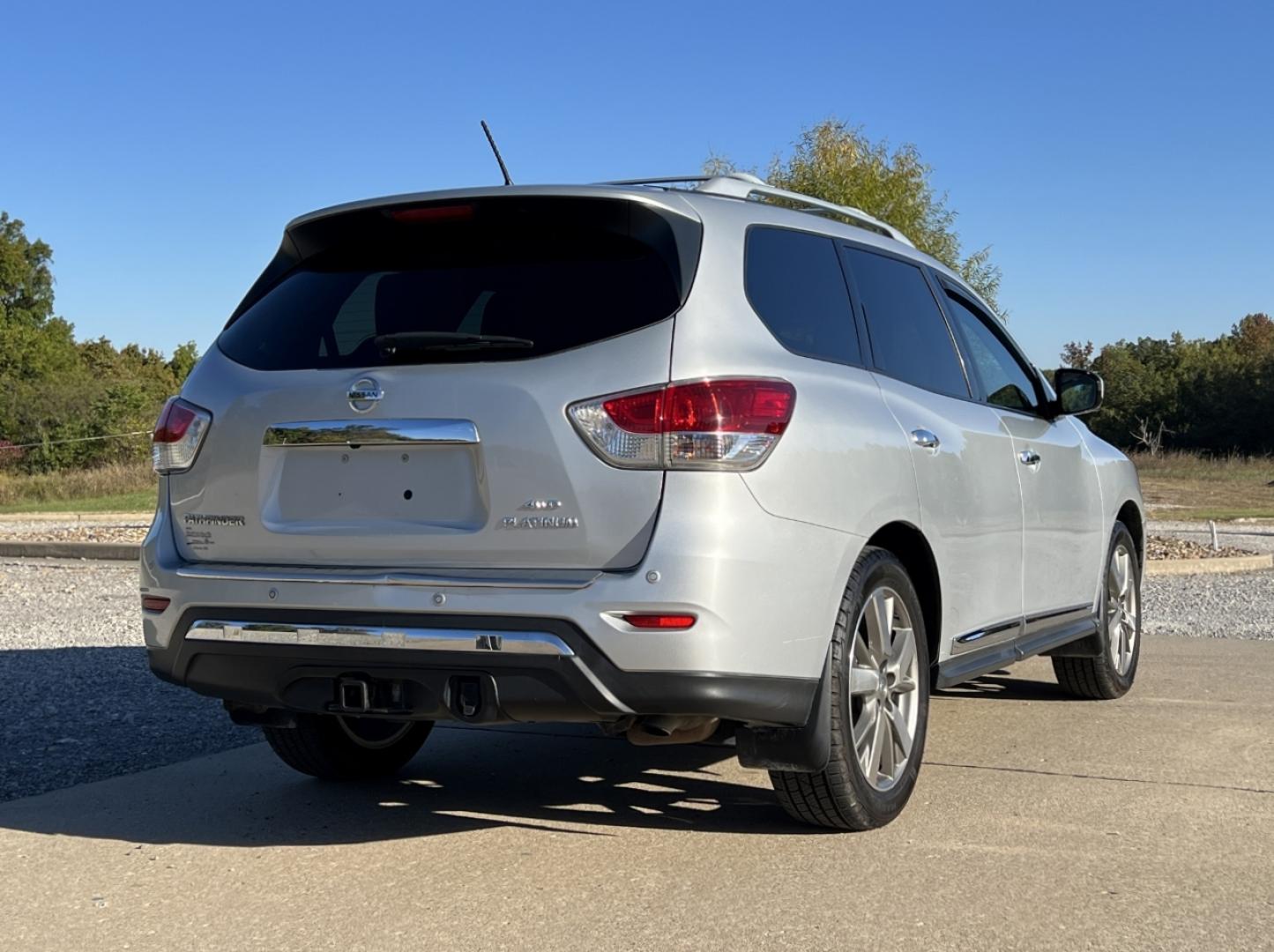 2015 SILVER /Black Leather Nissan Pathfinder Platinum 4WD (5N1AR2MM1FC) with an 3.5L V6 engine, Continuously Variable Transmission transmission, located at 2990 Old Orchard Rd., Jackson, MO, 63755, 37.354214, -89.612106 - 2015 Nissan Platinum 148xxx miles 4 Wheel Drive 3.5L V6 Automatic Leather 3rd Row Navigation Rear Entertainment Power/Heated/Cooled Seats Heated Rear Seats Heated Steering Wheel Backup Camera Sunroof Bluetooth Remote Start Cruise Power Windows/Locks/Mirrors We have financing availa - Photo#14
