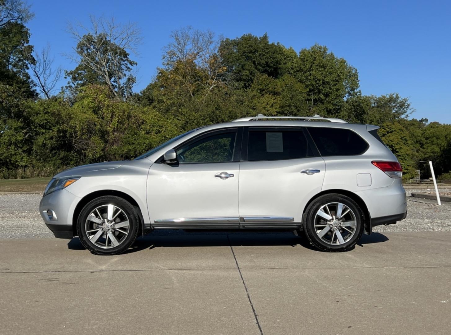 2015 SILVER /Black Leather Nissan Pathfinder Platinum 4WD (5N1AR2MM1FC) with an 3.5L V6 engine, Continuously Variable Transmission transmission, located at 2990 Old Orchard Rd., Jackson, MO, 63755, 37.354214, -89.612106 - 2015 Nissan Platinum 148xxx miles 4 Wheel Drive 3.5L V6 Automatic Leather 3rd Row Navigation Rear Entertainment Power/Heated/Cooled Seats Heated Rear Seats Heated Steering Wheel Backup Camera Sunroof Bluetooth Remote Start Cruise Power Windows/Locks/Mirrors We have financing availa - Photo#12