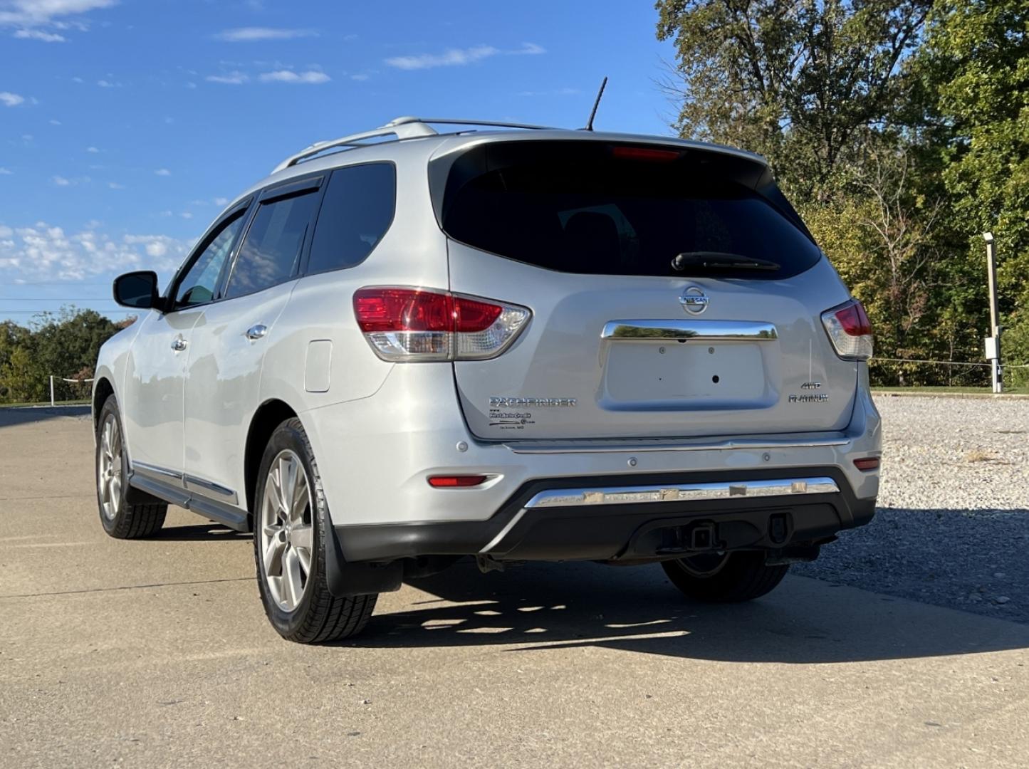 2015 SILVER /Black Leather Nissan Pathfinder Platinum 4WD (5N1AR2MM1FC) with an 3.5L V6 engine, Continuously Variable Transmission transmission, located at 2990 Old Orchard Rd., Jackson, MO, 63755, 37.354214, -89.612106 - 2015 Nissan Platinum 148xxx miles 4 Wheel Drive 3.5L V6 Automatic Leather 3rd Row Navigation Rear Entertainment Power/Heated/Cooled Seats Heated Rear Seats Heated Steering Wheel Backup Camera Sunroof Bluetooth Remote Start Cruise Power Windows/Locks/Mirrors We have financing availa - Photo#15