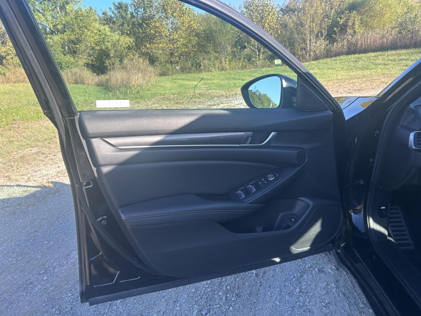 2020 BLACK /Black Honda Accord Sport 2.0T (1HGCV2F39LA) with an 2.0L L4 DOHC 16V TURBO engine, Automatic transmission, located at 506 S. Kingshighway, Cape Girardeau, MO, 63703, (573) 235-5000, 37.294991, -89.553635 - 2020 Honda Accord 60xxx miles *One Owner* Front Wheel Drive 2.0L 4 Cyl. Automatic Heated Seats Remote Start Bluetooth Back Up Camera Sunroof Cruise Power Windows/Locks/Mirrors We have financing available and we accept trades! Fill out a credit application on our website or come by today - Photo#13