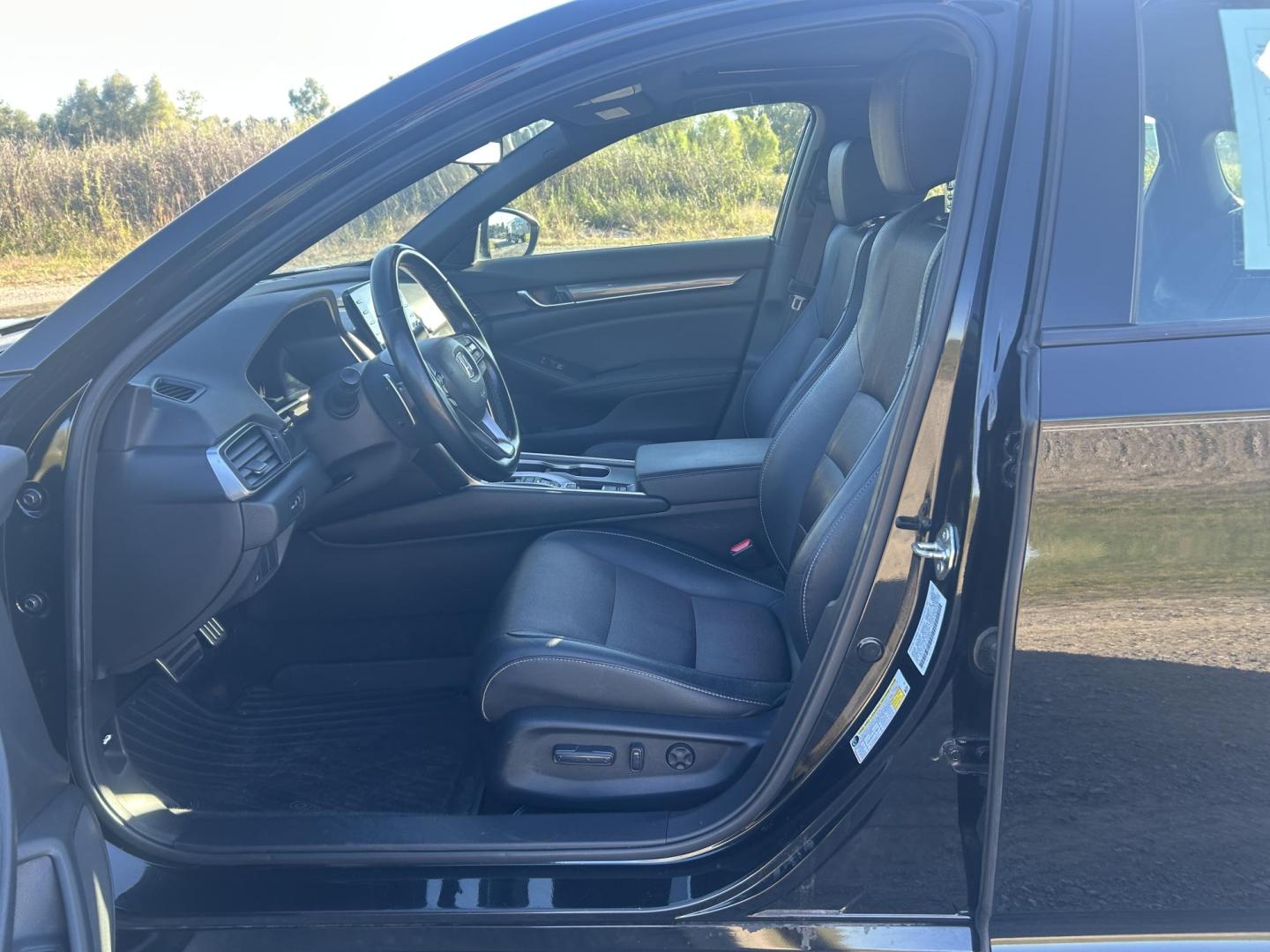 2020 BLACK /Black Honda Accord Sport 2.0T (1HGCV2F39LA) with an 2.0L L4 DOHC 16V TURBO engine, Automatic transmission, located at 506 S. Kingshighway, Cape Girardeau, MO, 63703, (573) 235-5000, 37.294991, -89.553635 - 2020 Honda Accord 60xxx miles *One Owner* Front Wheel Drive 2.0L 4 Cyl. Automatic Heated Seats Remote Start Bluetooth Back Up Camera Sunroof Cruise Power Windows/Locks/Mirrors We have financing available and we accept trades! Fill out a credit application on our website or come by today - Photo#14