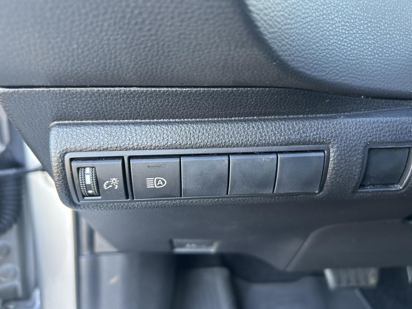 2020 SILVER /Gray Toyota Corolla LE (JTDEPRAEXLJ) with an 1.8L L4 DOHC 16V engine, CVT transmission, located at 506 S. Kingshighway, Cape Girardeau, MO, 63703, (573) 235-5000, 37.294991, -89.553635 - 2020 Toyota Corolla LE 143xxx miles Front Wheel Drive 1.8L 4 Cyl. Automatic Cruise Bluetooth Dual Climate Backup Camera Power Windows/Locks/Mirrors We have financing available and we accept trades! Fill out a credit application on our website or come by today! If you have any questions, g - Photo#26