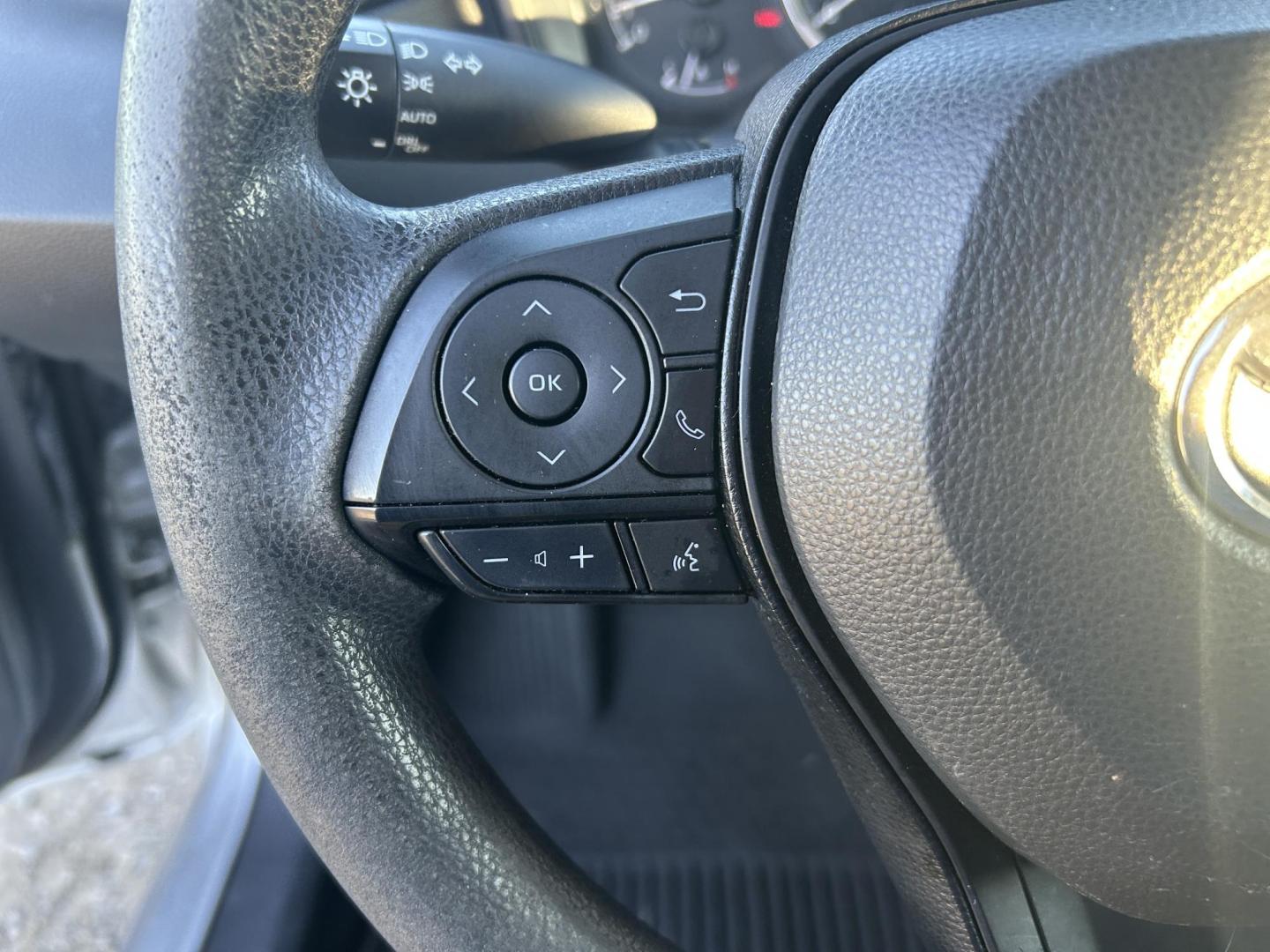 2020 SILVER /Gray Toyota Corolla LE (JTDEPRAEXLJ) with an 1.8L L4 DOHC 16V engine, CVT transmission, located at 506 S. Kingshighway, Cape Girardeau, MO, 63703, (573) 235-5000, 37.294991, -89.553635 - 2020 Toyota Corolla LE 143xxx miles Front Wheel Drive 1.8L 4 Cyl. Automatic Cruise Bluetooth Dual Climate Backup Camera Power Windows/Locks/Mirrors We have financing available and we accept trades! Fill out a credit application on our website or come by today! If you have any questions, g - Photo#27