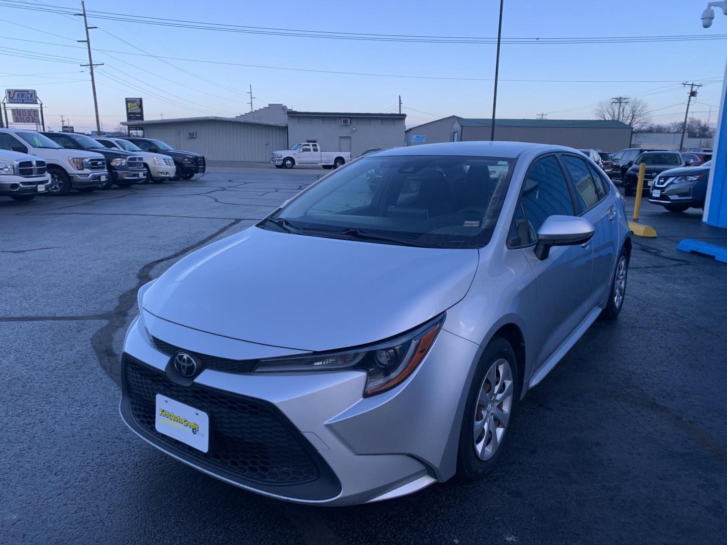 2020 SILVER /Gray Toyota Corolla LE (JTDEPRAEXLJ) with an 1.8L L4 DOHC 16V engine, CVT transmission, located at 506 S. Kingshighway, Cape Girardeau, MO, 63703, (573) 235-5000, 37.294991, -89.553635 - 2020 Toyota Corolla LE 143xxx miles Front Wheel Drive 1.8L 4 Cyl. Automatic Cruise Bluetooth Dual Climate Backup Camera Power Windows/Locks/Mirrors We have financing available and we accept trades! Fill out a credit application on our website or come by today! If you have any questions, g - Photo#3