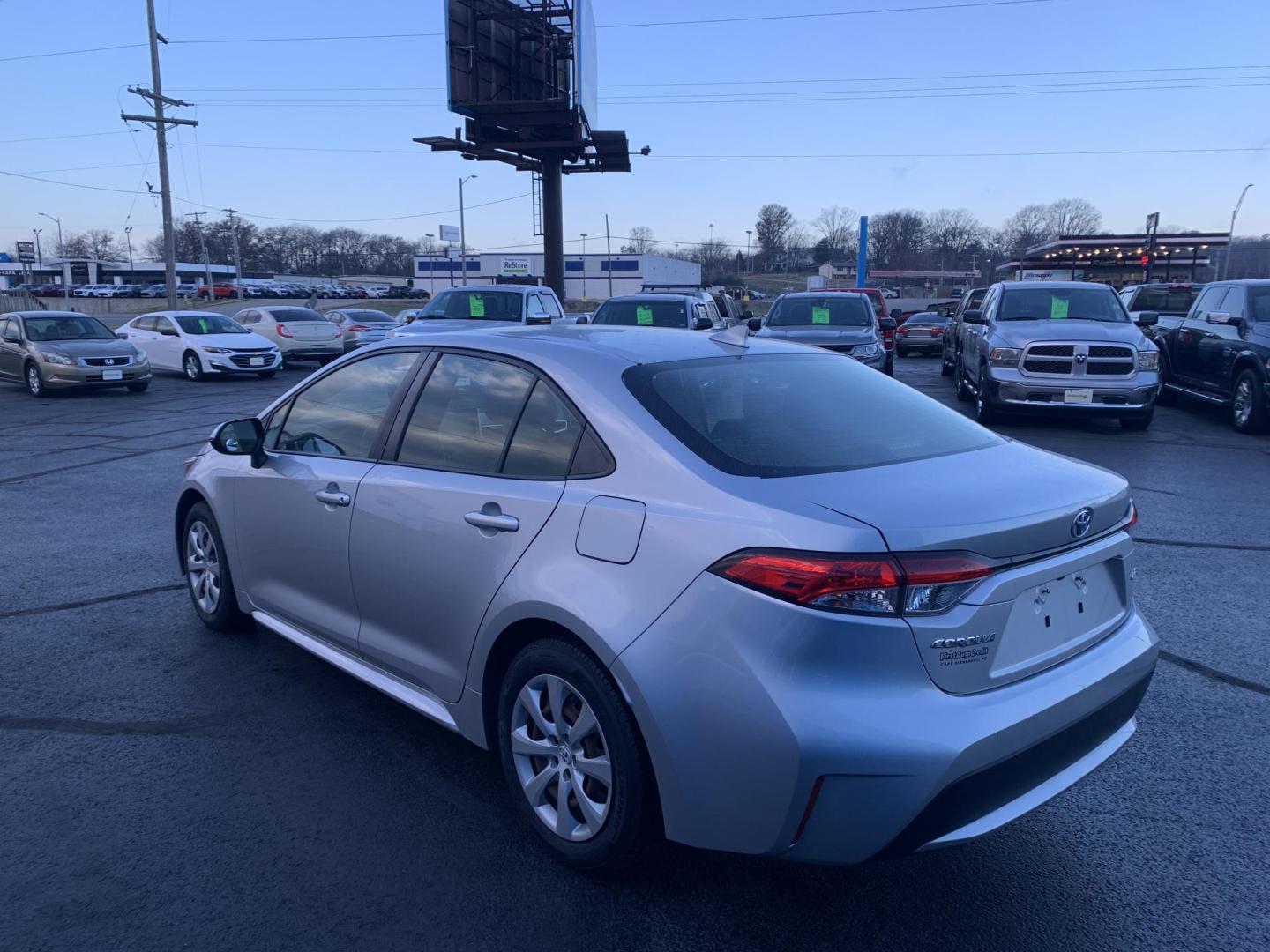 2020 SILVER /Gray Toyota Corolla LE (JTDEPRAEXLJ) with an 1.8L L4 DOHC 16V engine, CVT transmission, located at 506 S. Kingshighway, Cape Girardeau, MO, 63703, (573) 235-5000, 37.294991, -89.553635 - 2020 Toyota Corolla LE 143xxx miles Front Wheel Drive 1.8L 4 Cyl. Automatic Cruise Bluetooth Dual Climate Backup Camera Power Windows/Locks/Mirrors We have financing available and we accept trades! Fill out a credit application on our website or come by today! If you have any questions, g - Photo#5