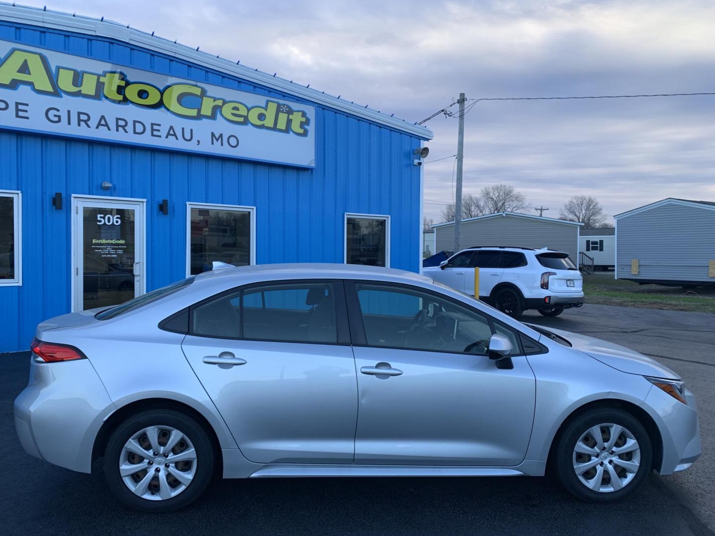 2020 SILVER /Gray Toyota Corolla LE (JTDEPRAEXLJ) with an 1.8L L4 DOHC 16V engine, CVT transmission, located at 506 S. Kingshighway, Cape Girardeau, MO, 63703, (573) 235-5000, 37.294991, -89.553635 - 2020 Toyota Corolla LE 143xxx miles Front Wheel Drive 1.8L 4 Cyl. Automatic Cruise Bluetooth Dual Climate Backup Camera Power Windows/Locks/Mirrors We have financing available and we accept trades! Fill out a credit application on our website or come by today! If you have any questions, g - Photo#9